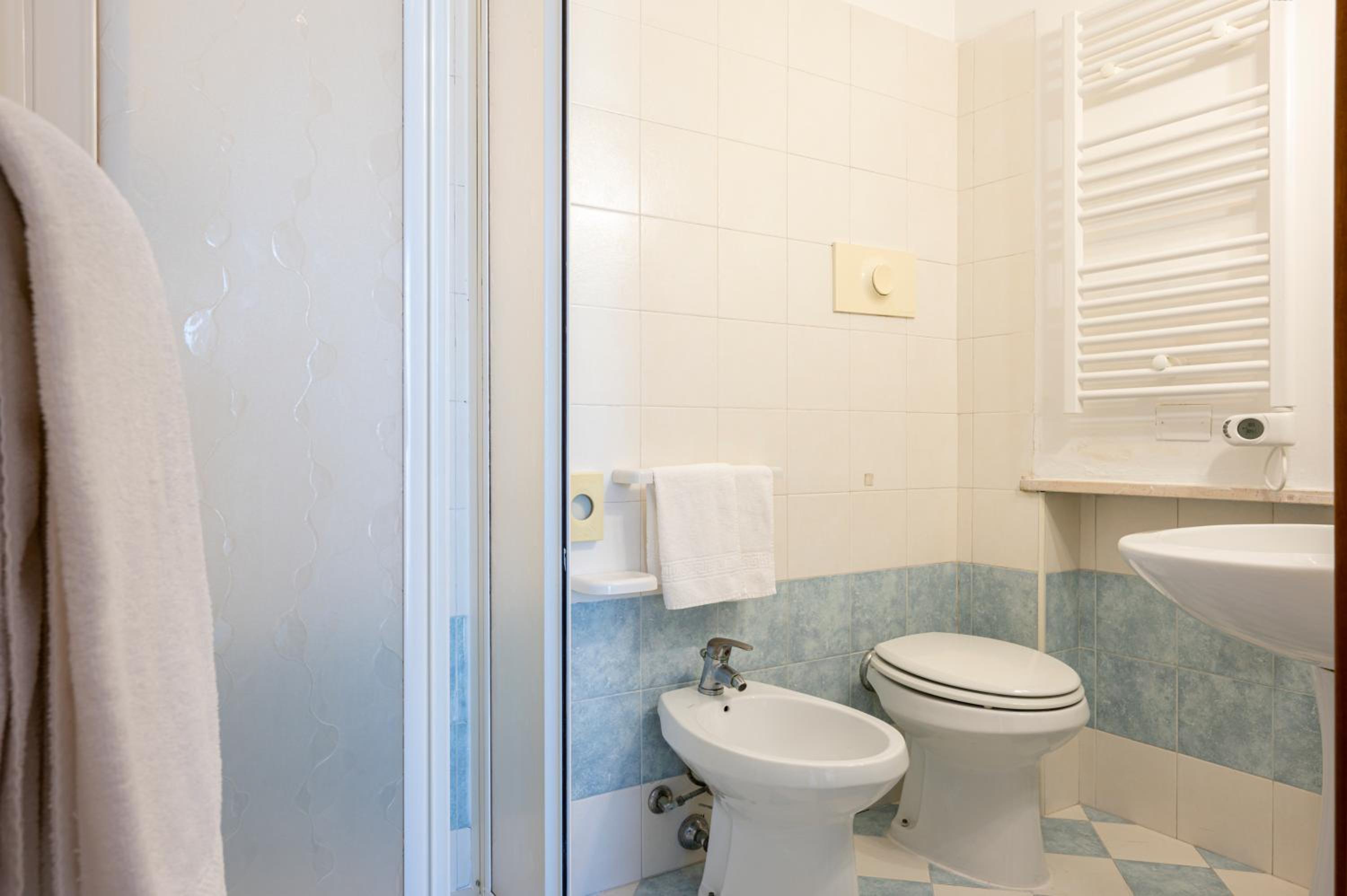 Economy Double or Twin Room photo 3