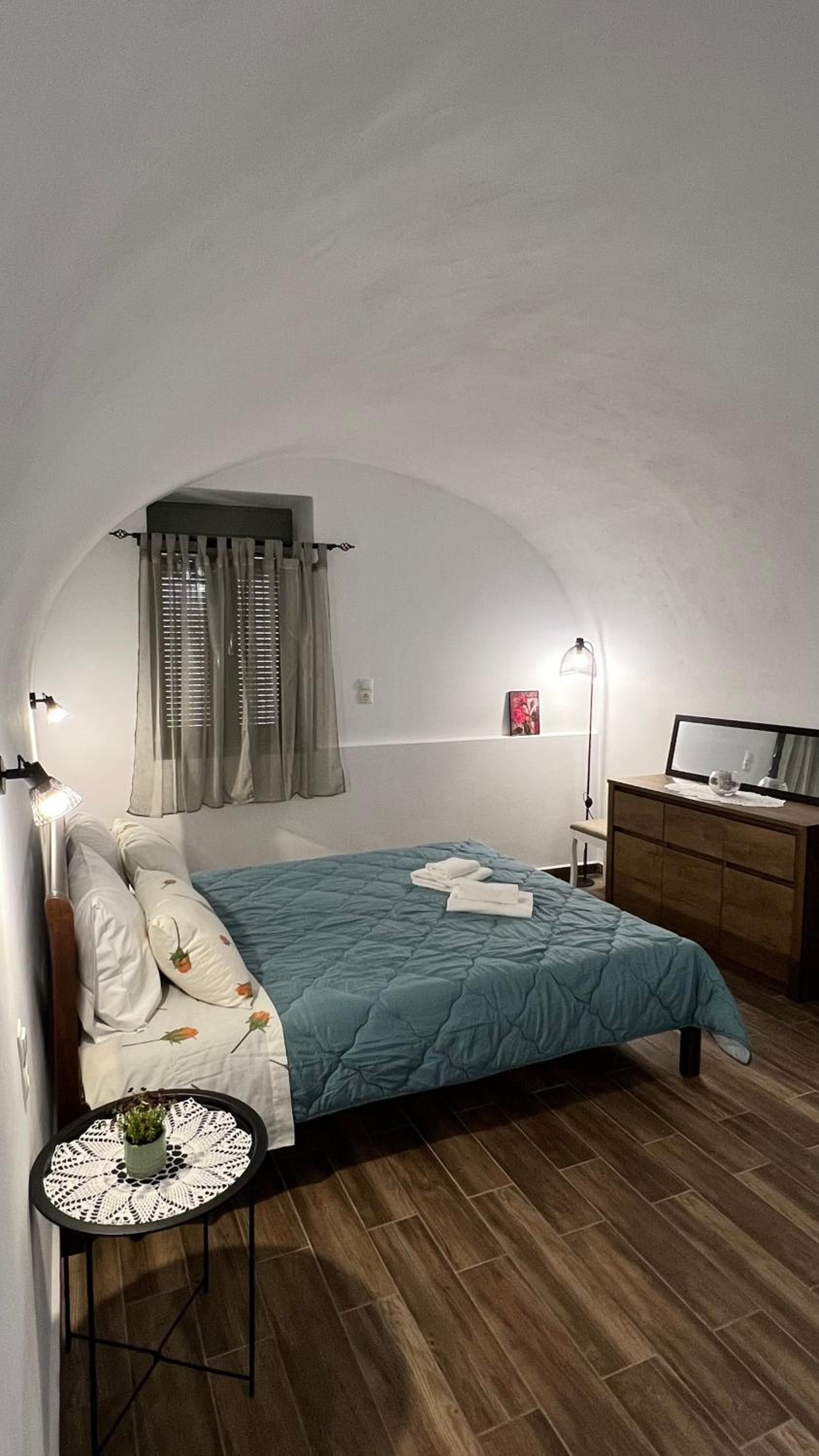 One-Bedroom House - Photo 15
