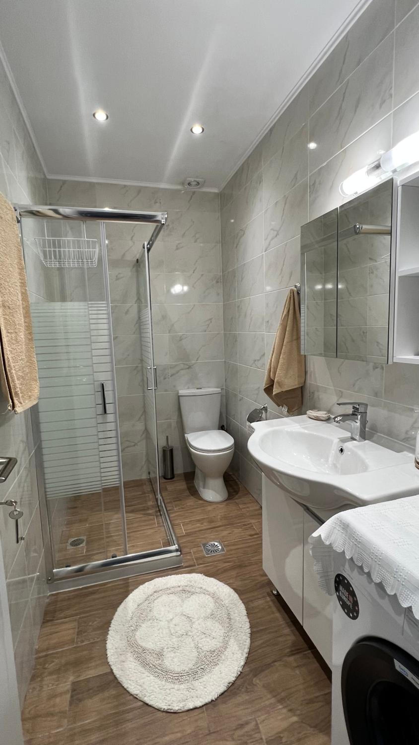 One-Bedroom House - Photo 18