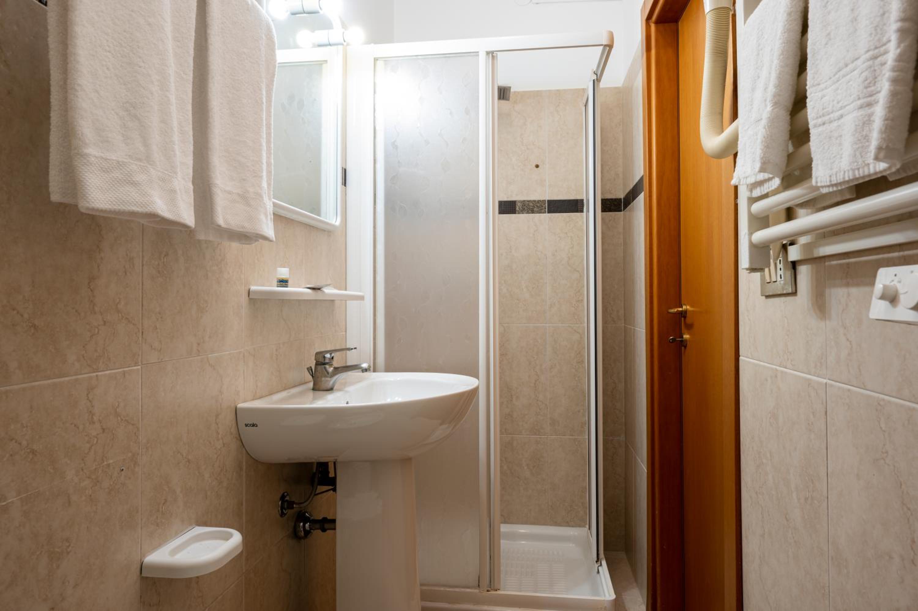 Superior Double or Twin Room photo 3