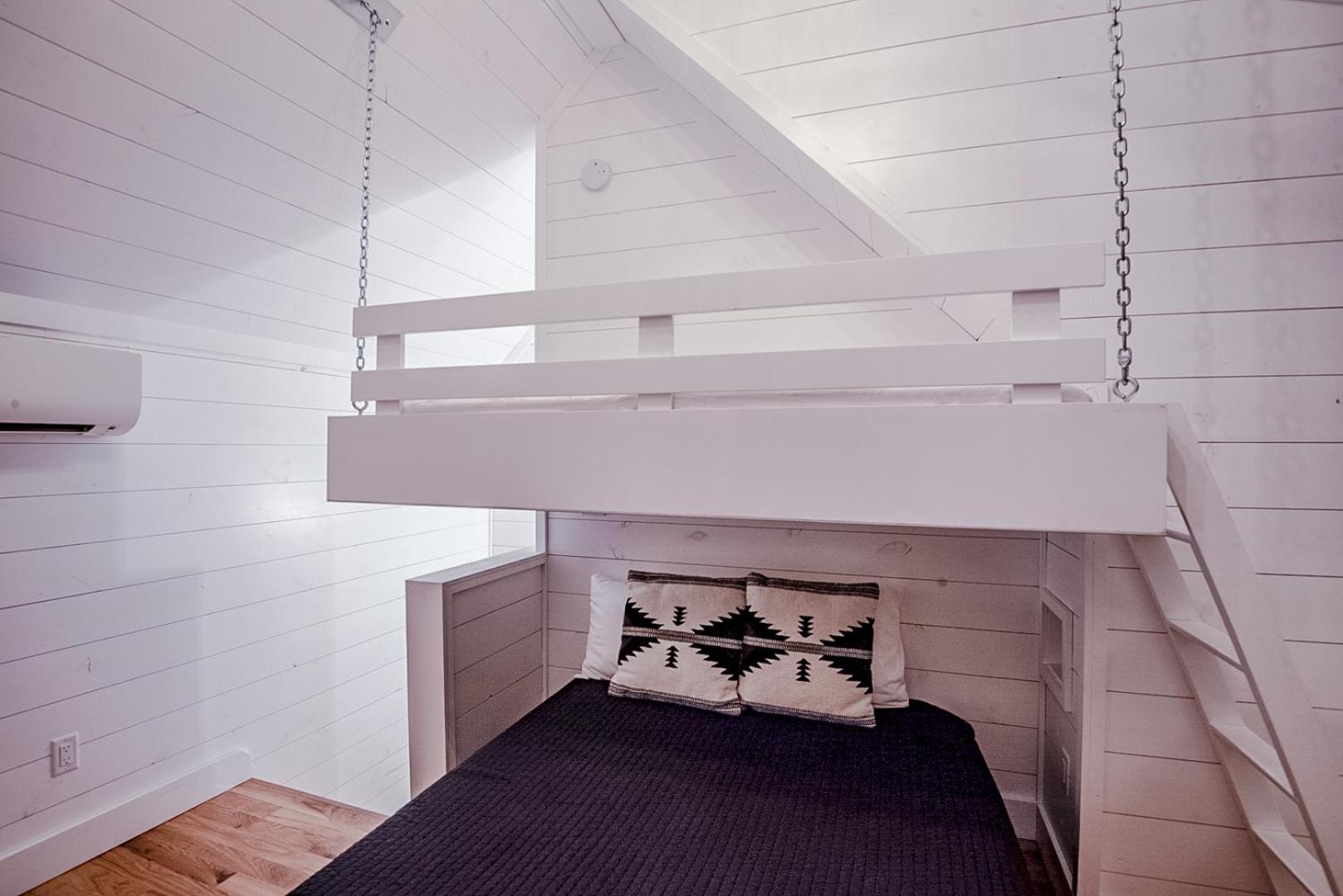 Four-Bedroom House - Photo 2