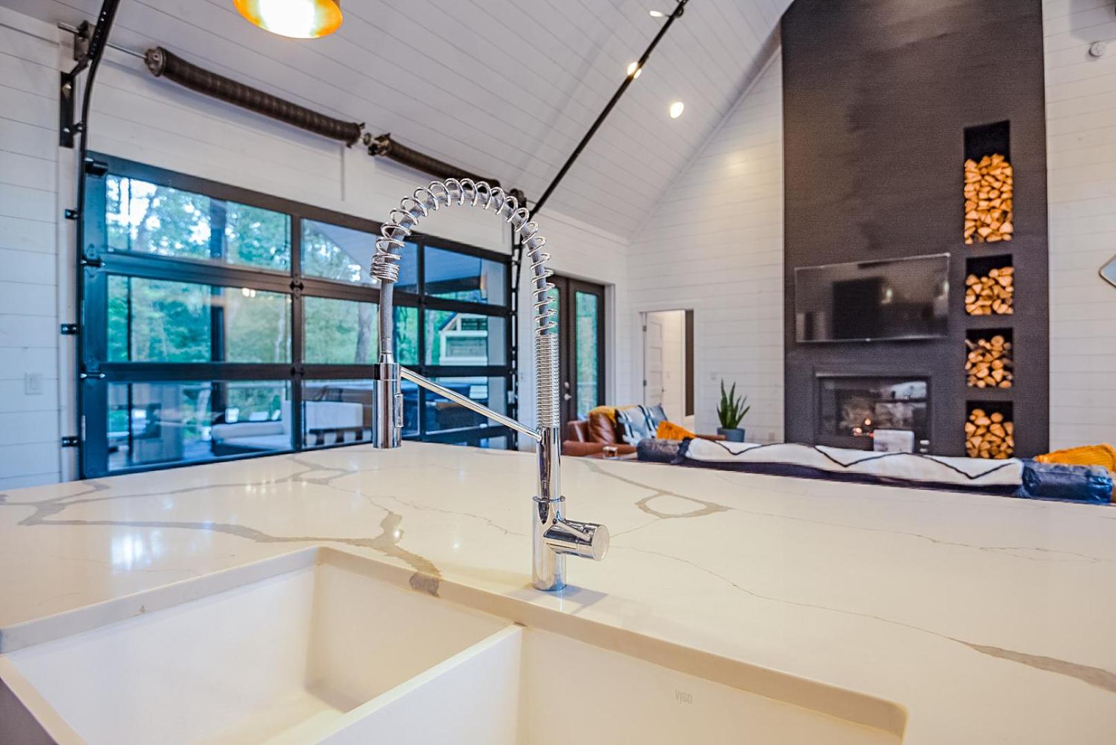 Four-Bedroom House - Photo 6
