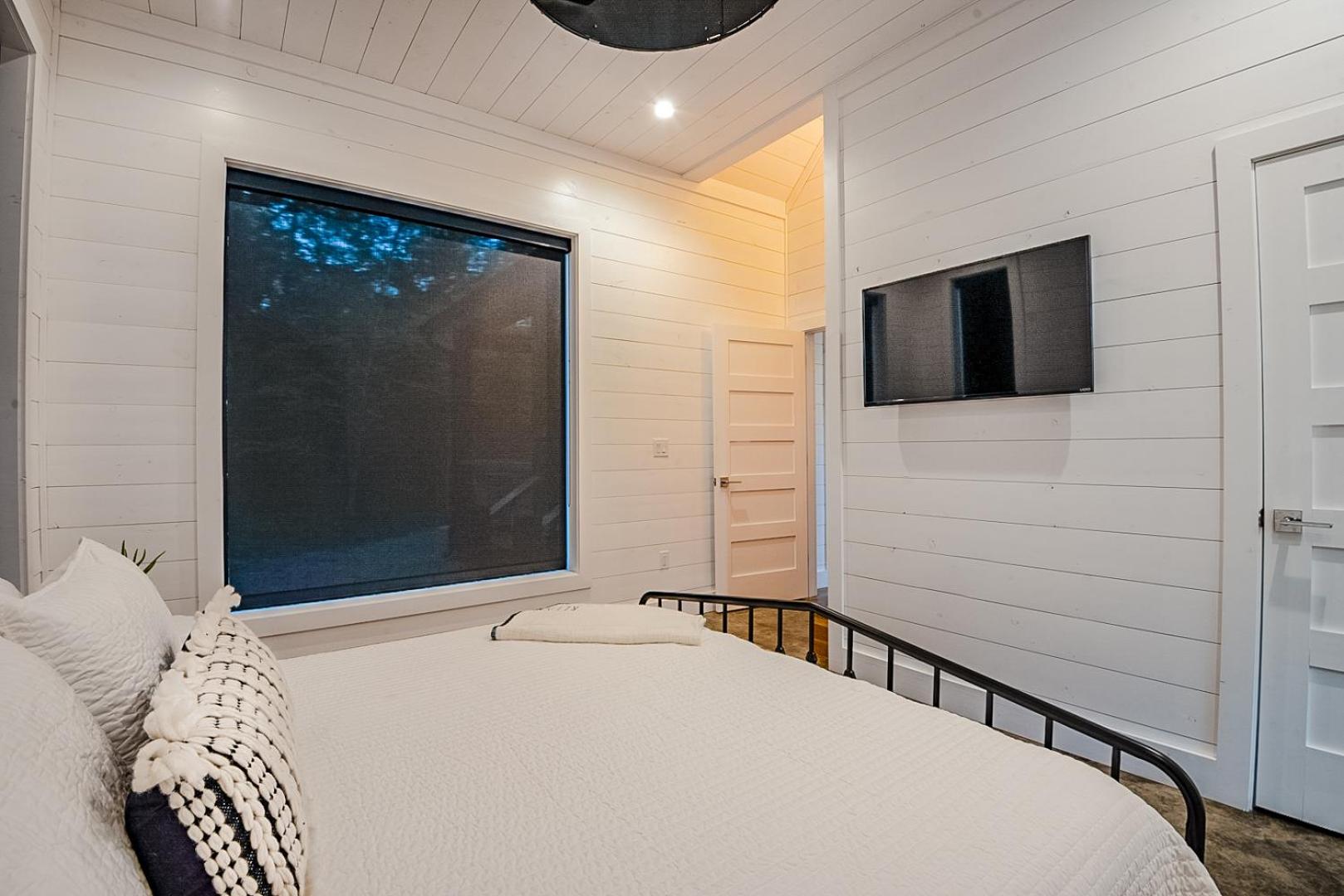 Four-Bedroom House - Photo 9