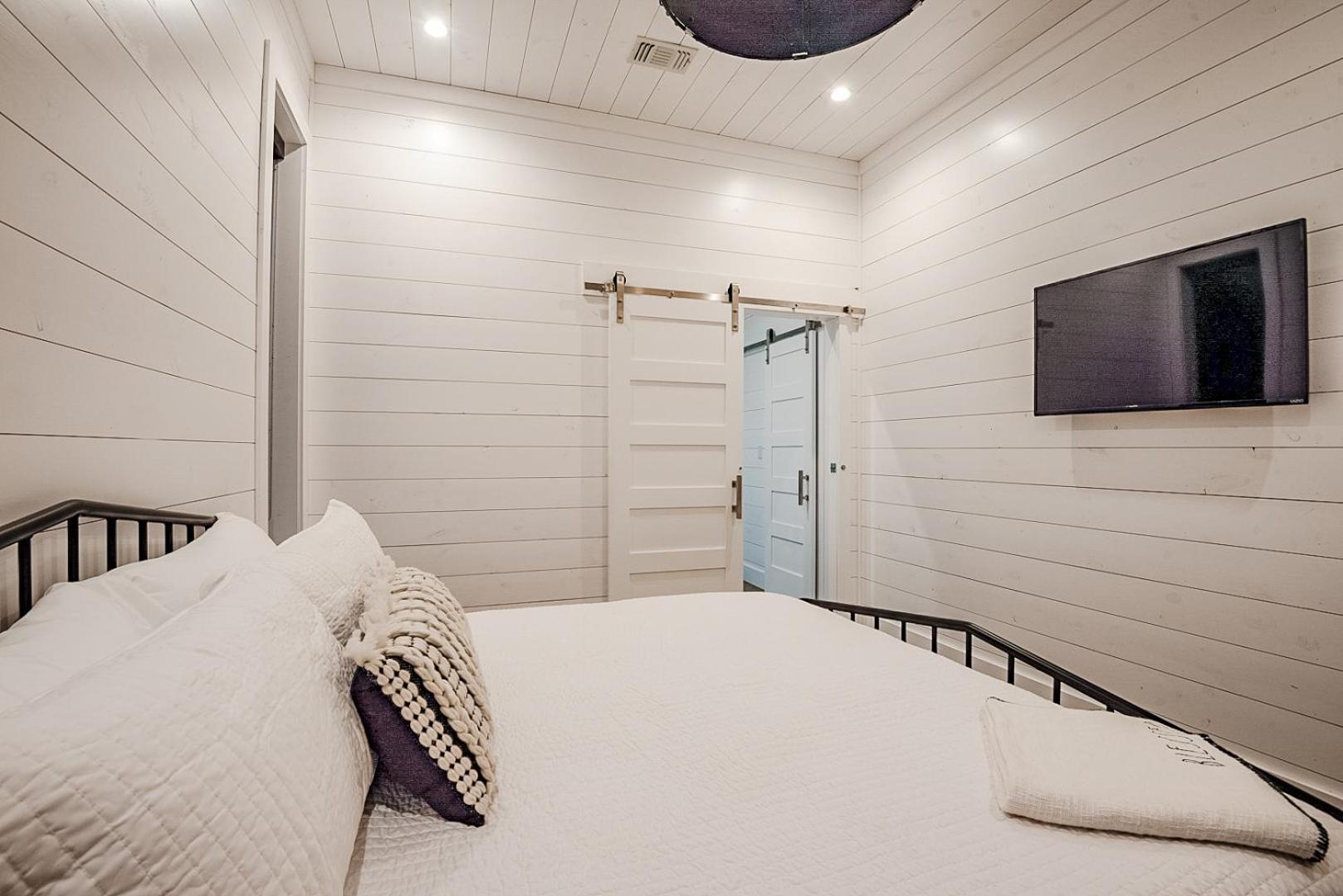 Four-Bedroom House - Photo 12