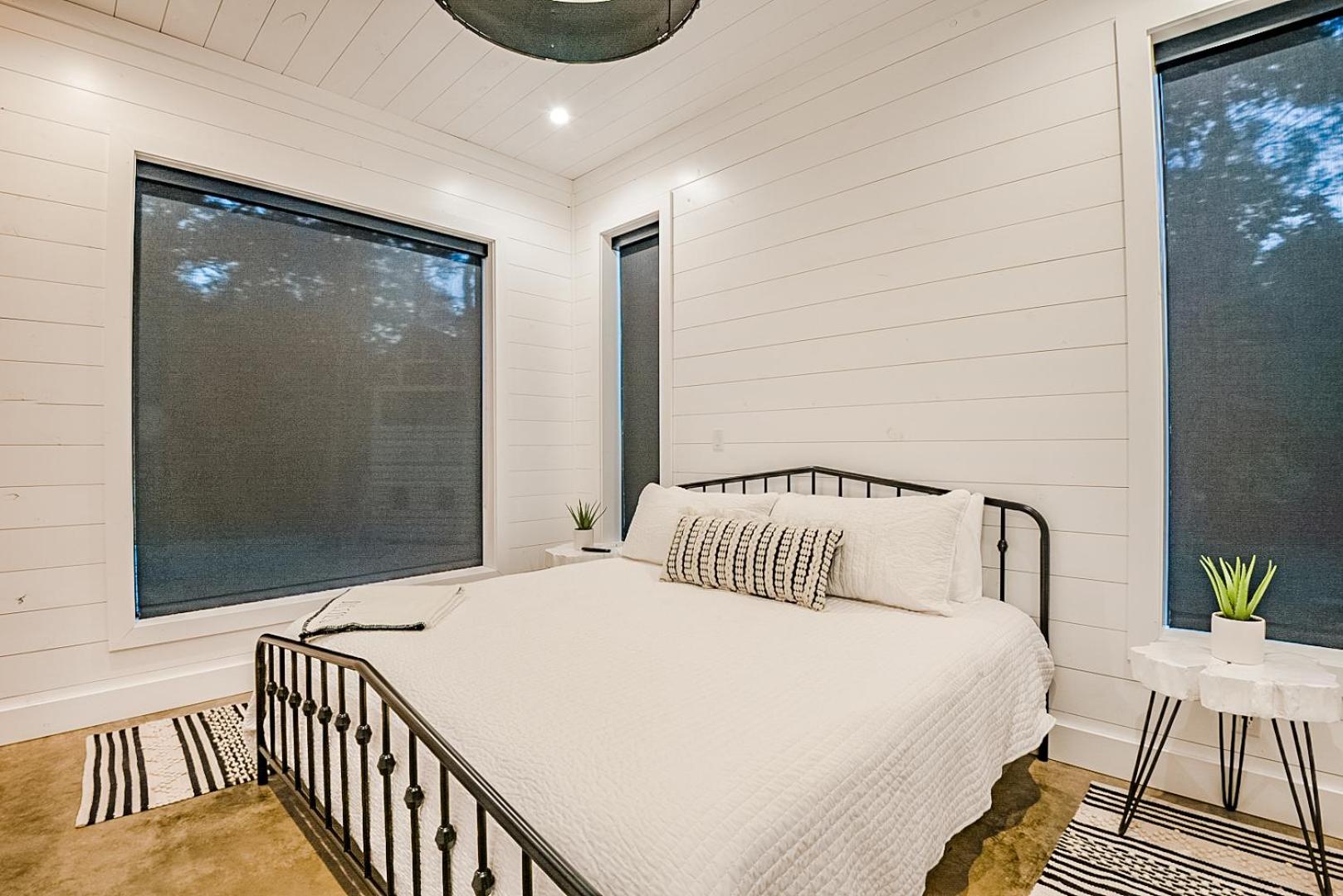 Four-Bedroom House - Photo 13