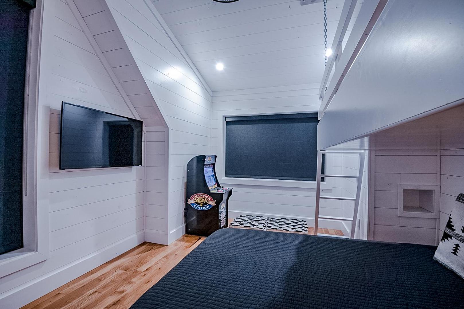 Four-Bedroom House - Photo 26
