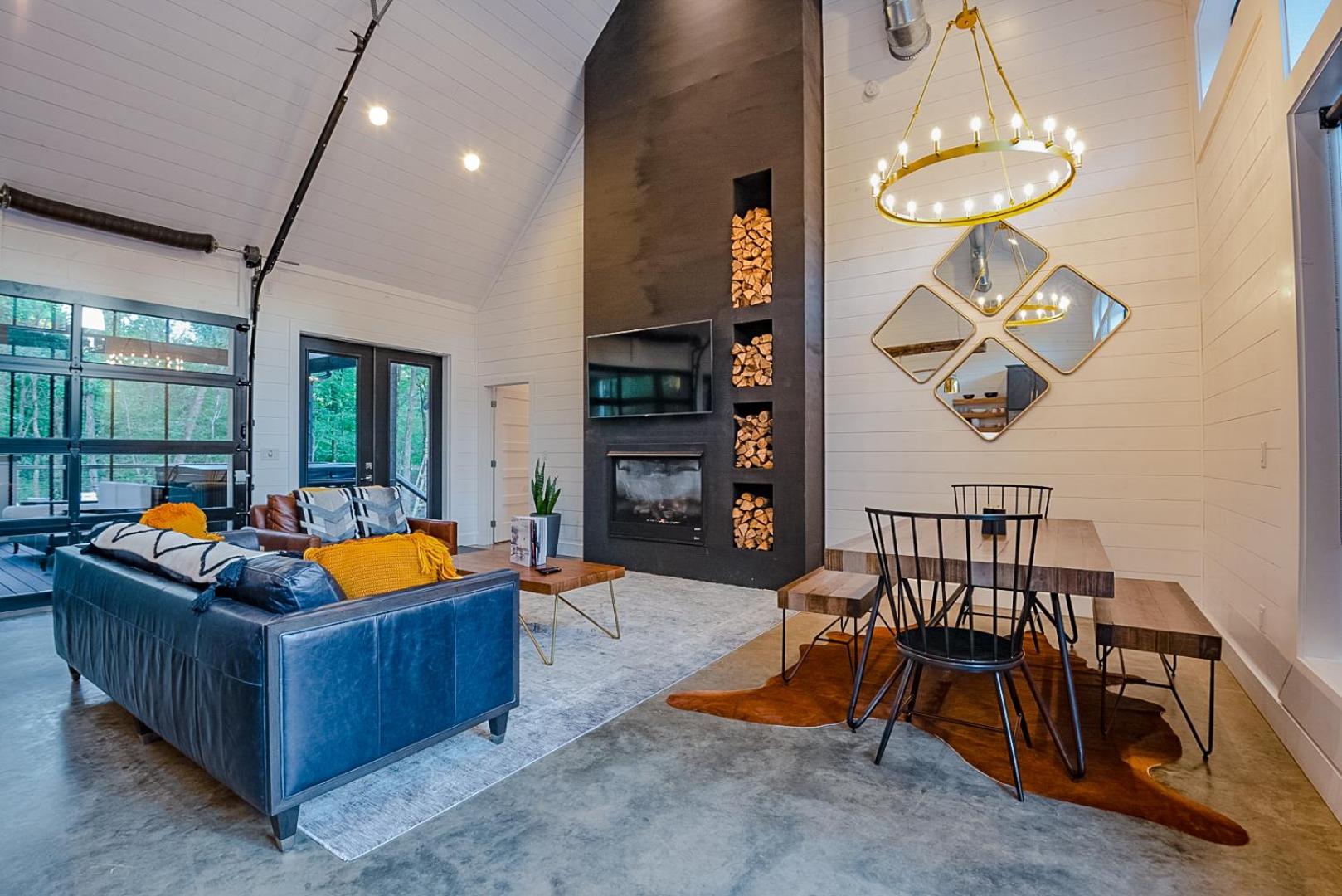 Four-Bedroom House - Photo 31