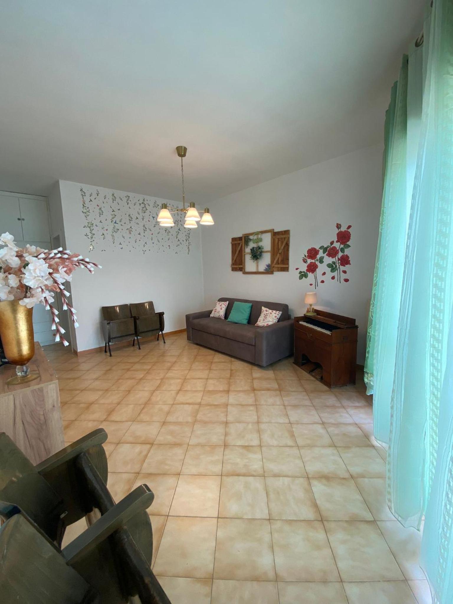 One-Bedroom House photo 1