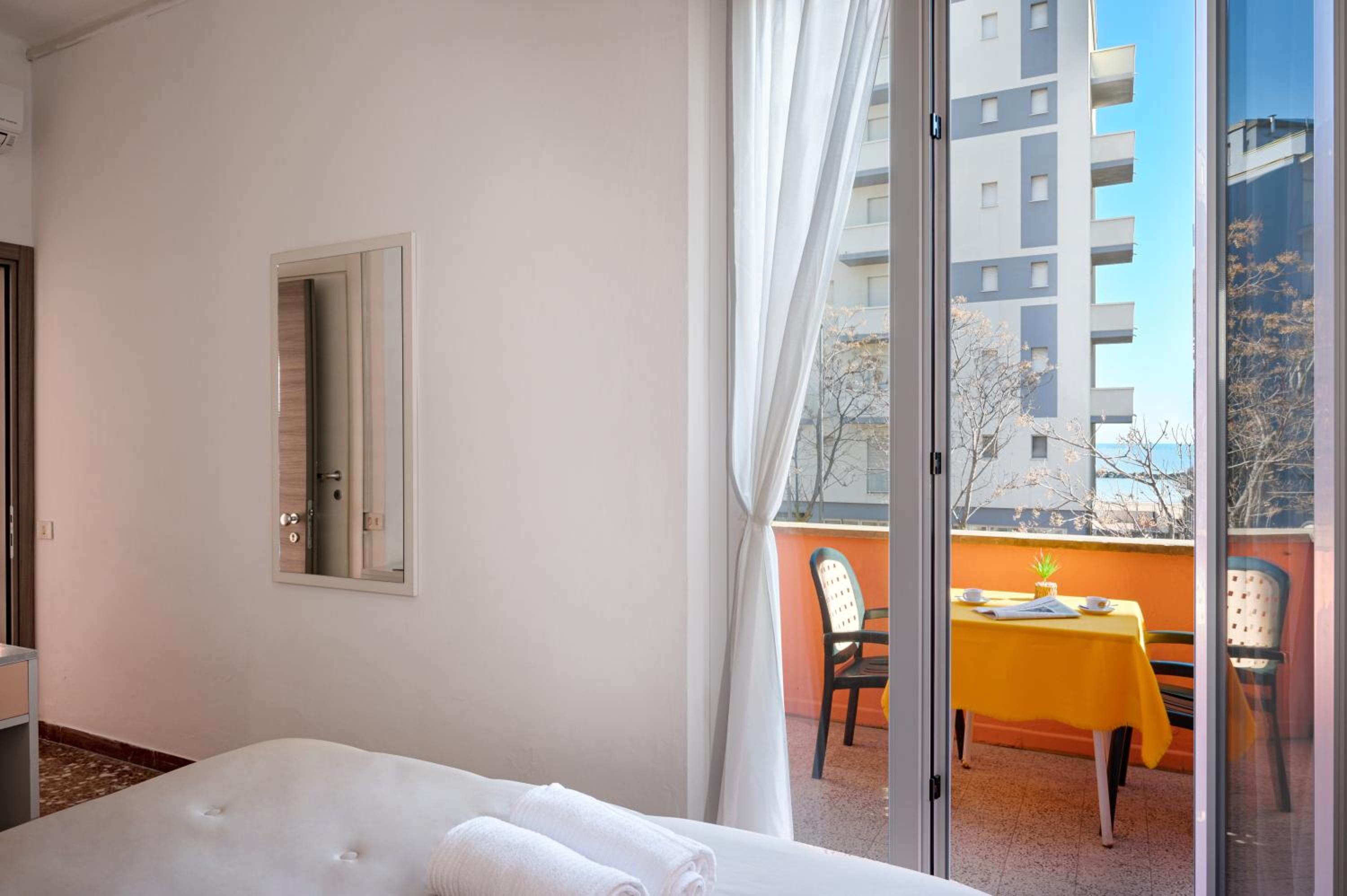 Standard Double or Twin Room with Balcony photo 2