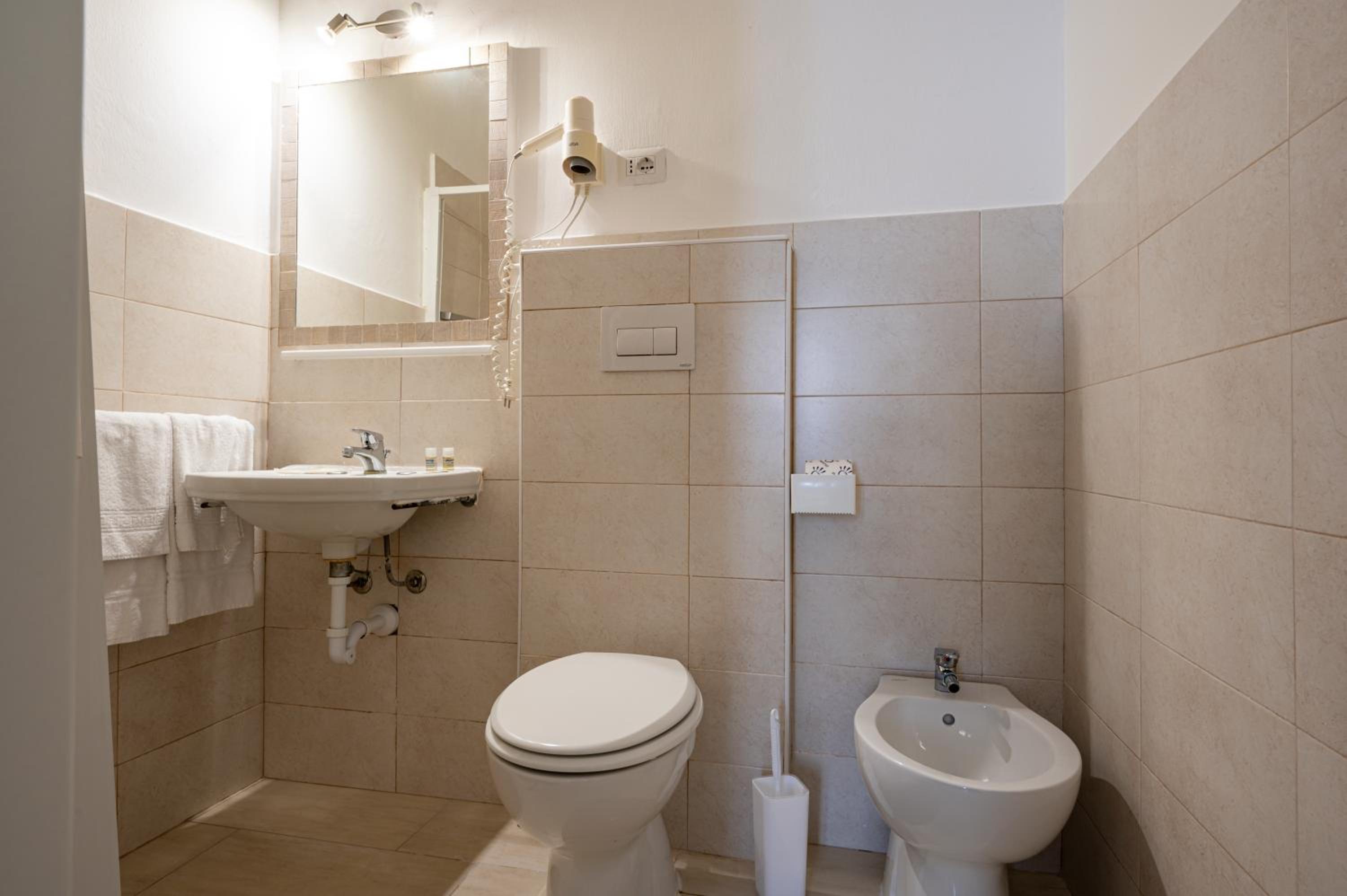 Standard Single Room photo 3