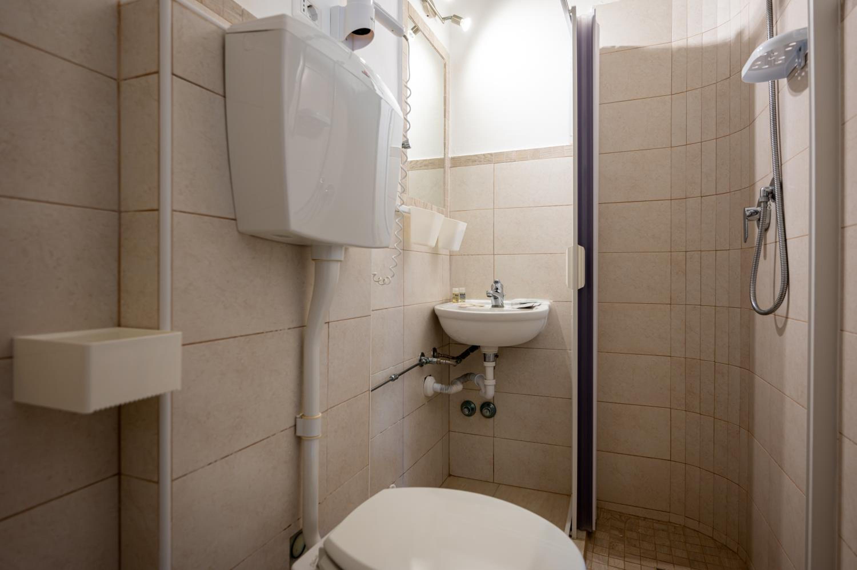 Standard Double or Twin Room photo 3