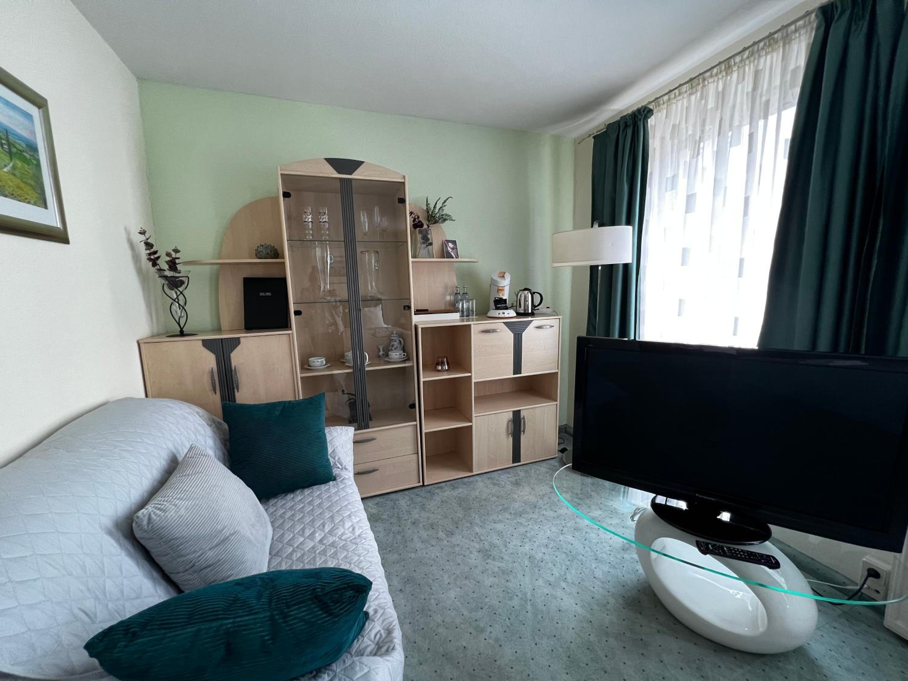 Deluxe Double Room - Photo 9