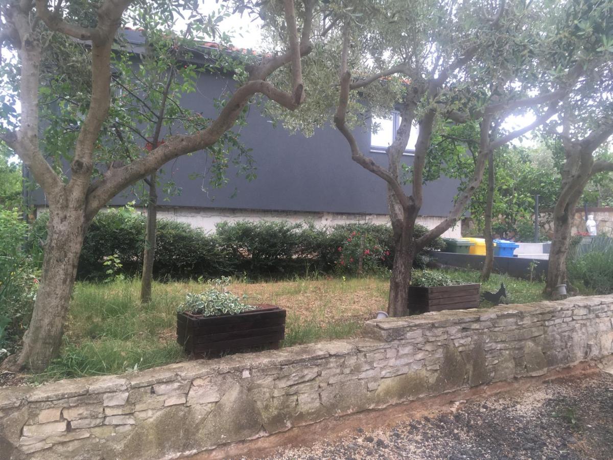 Villa photo 2