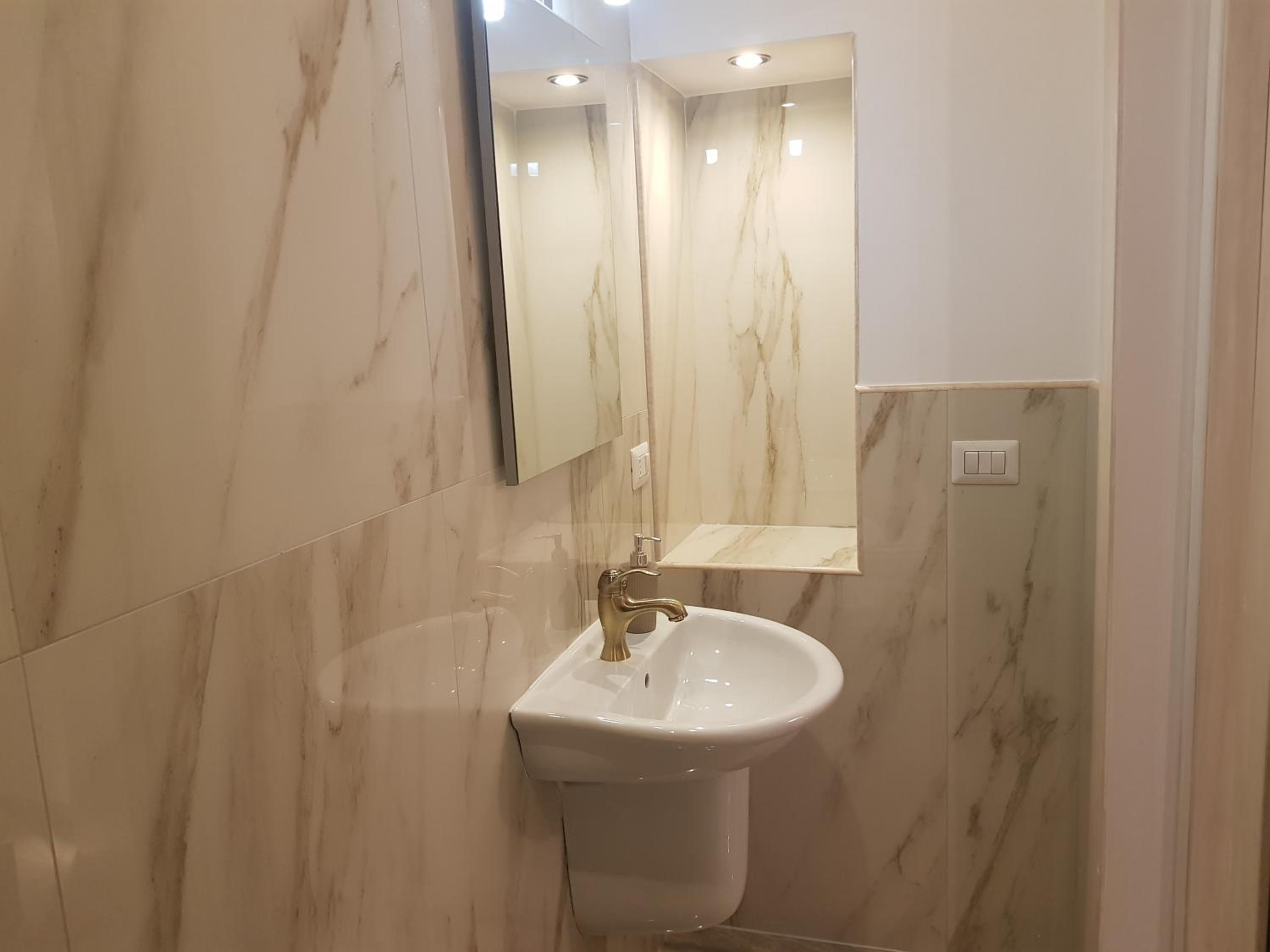 Superior King Room - Photo 10