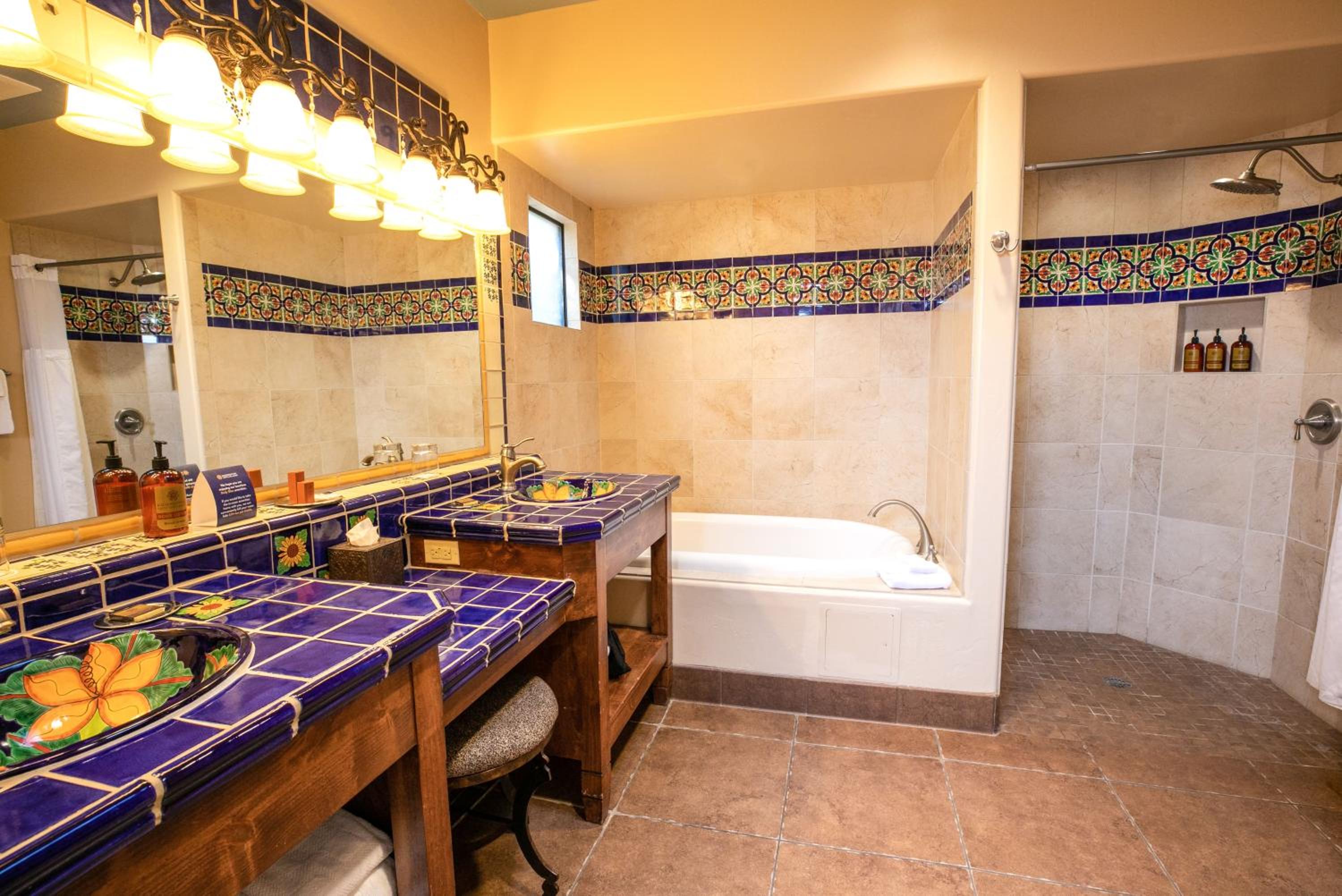 Sonoran King Suite Accessible photo 3