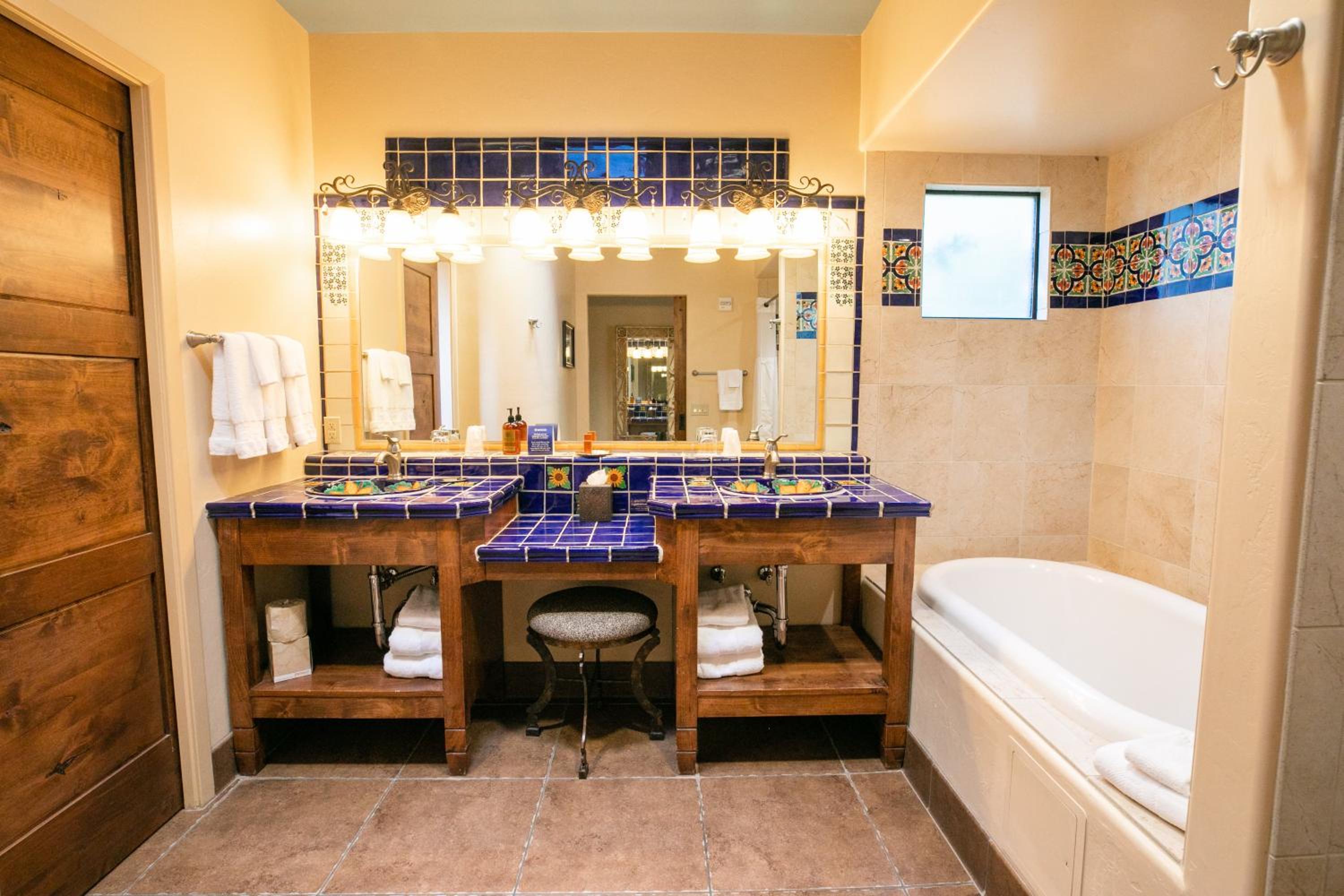 Sonoran King Suite photo 3
