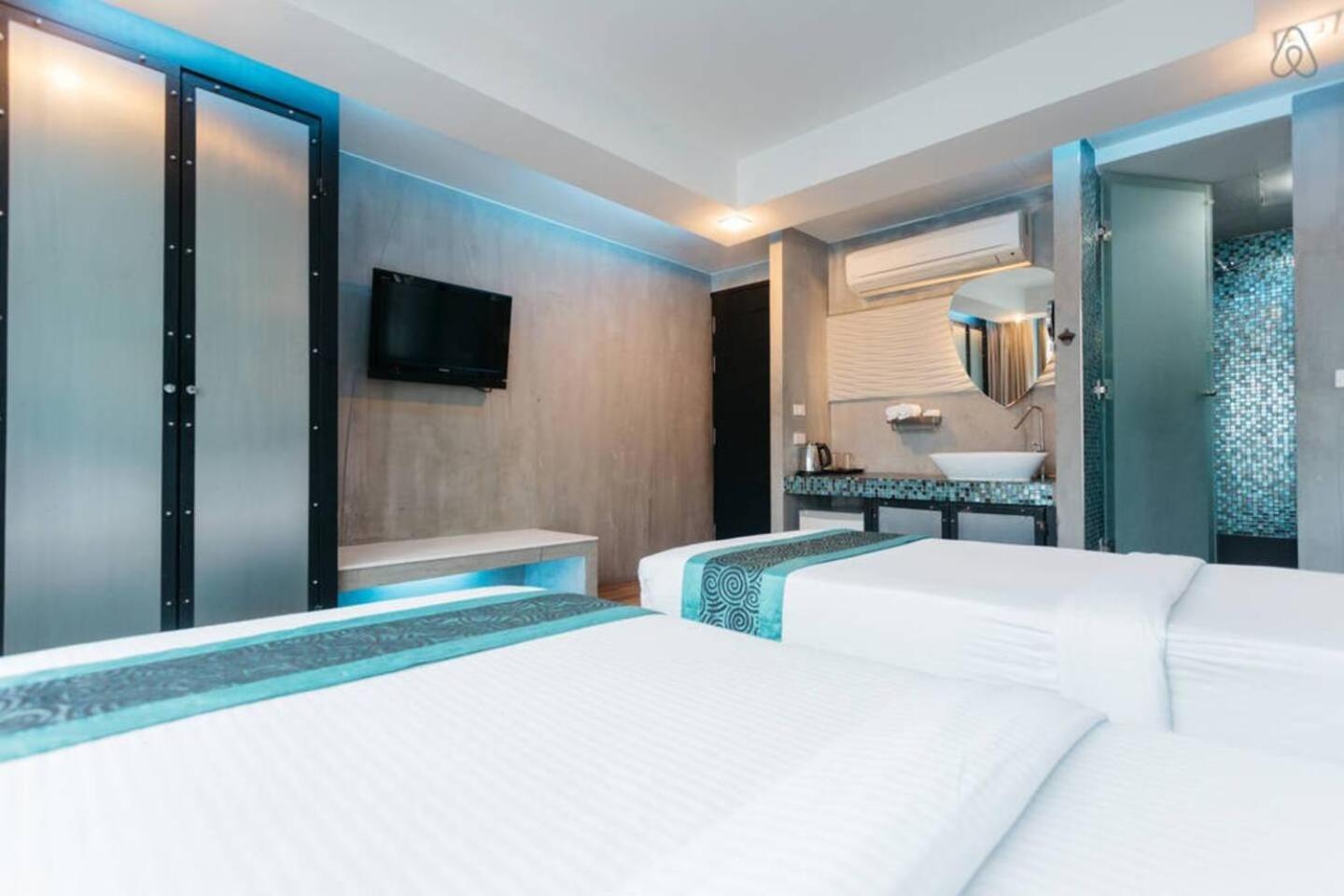 Deluxe Twin Room photo 3