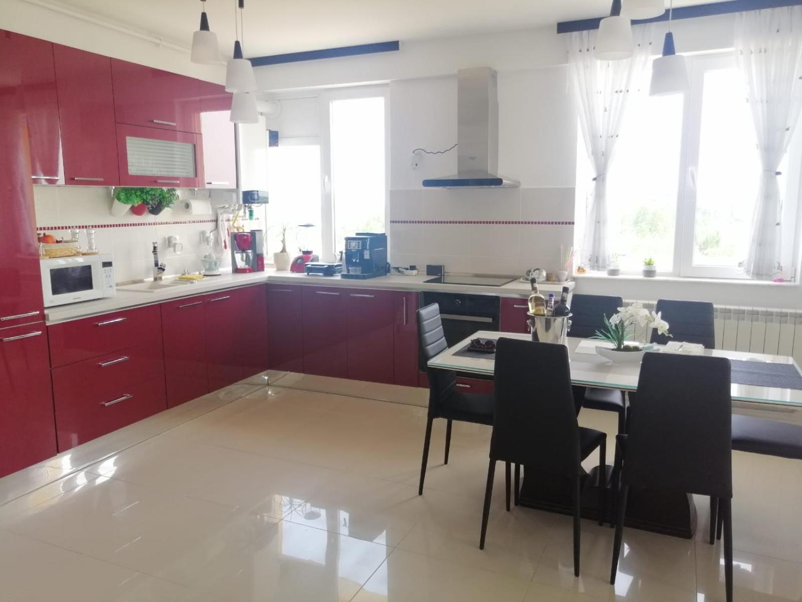 Apartment with Sea View - Photo 7