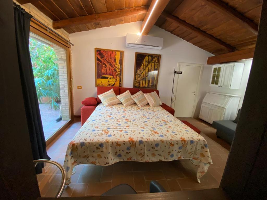 King Studio with Sofa Bed