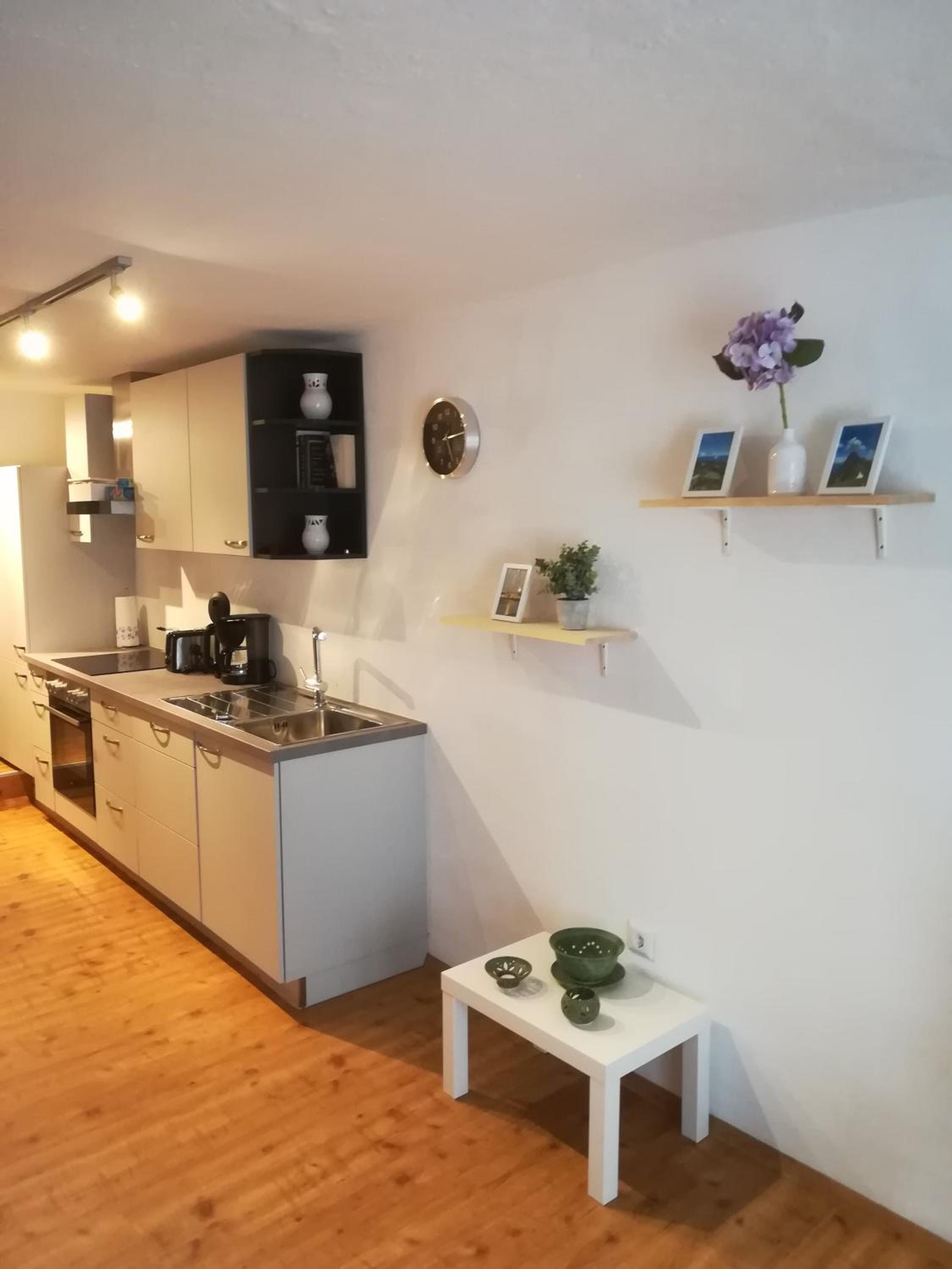 One-Bedroom Apartment photo 2