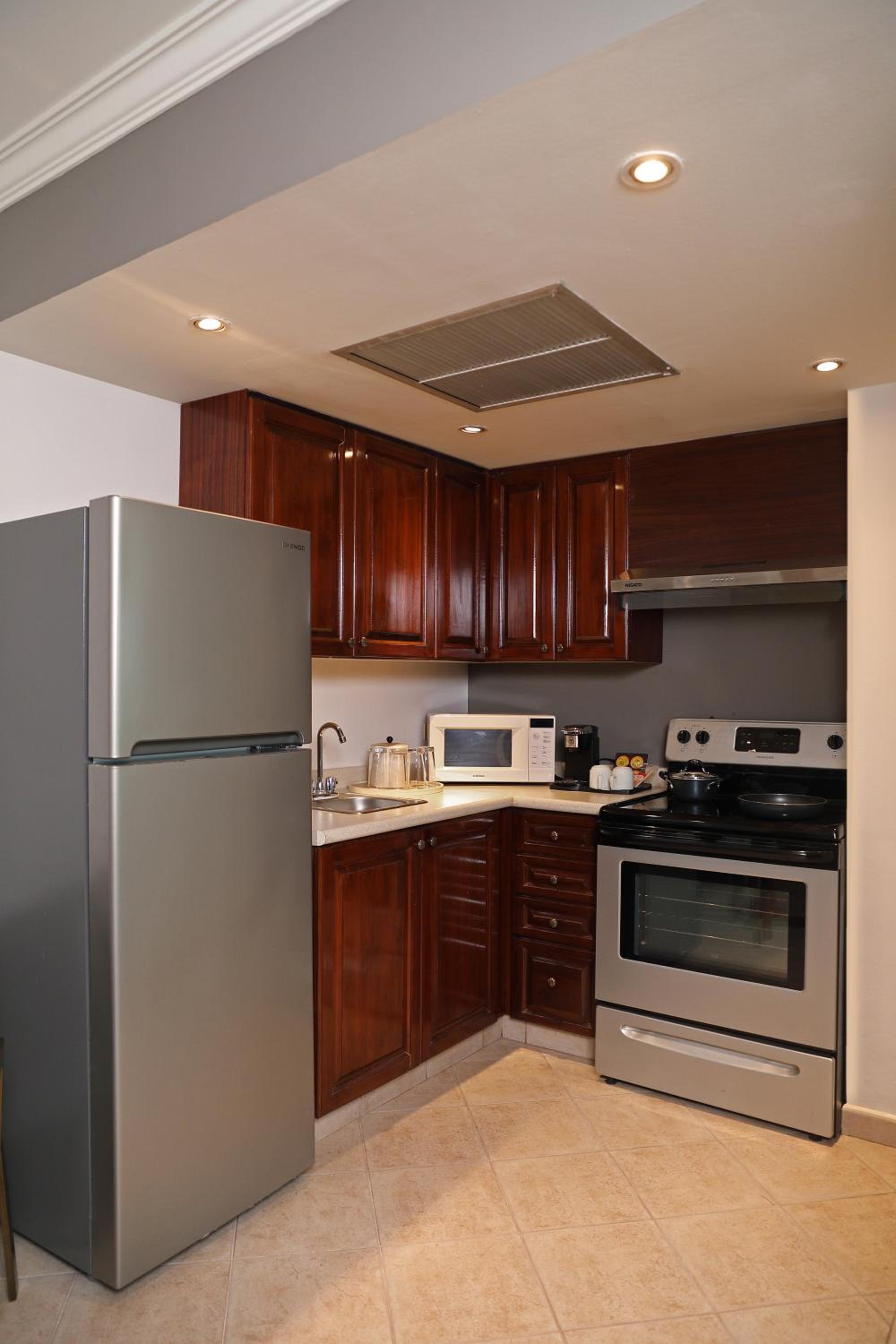 One-Bedroom King Suite - Photo 2