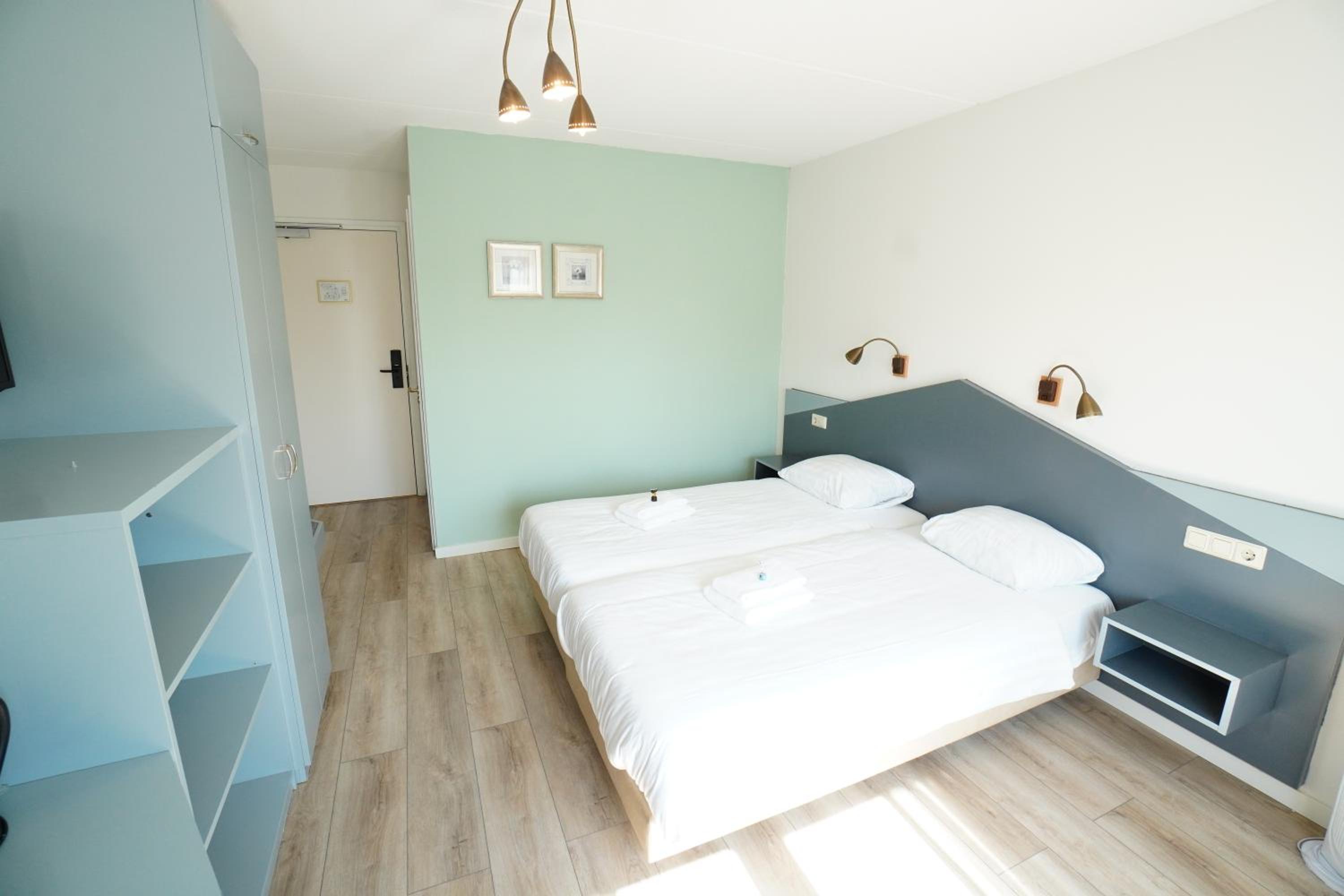 Deluxe Twin Room - Photo 10
