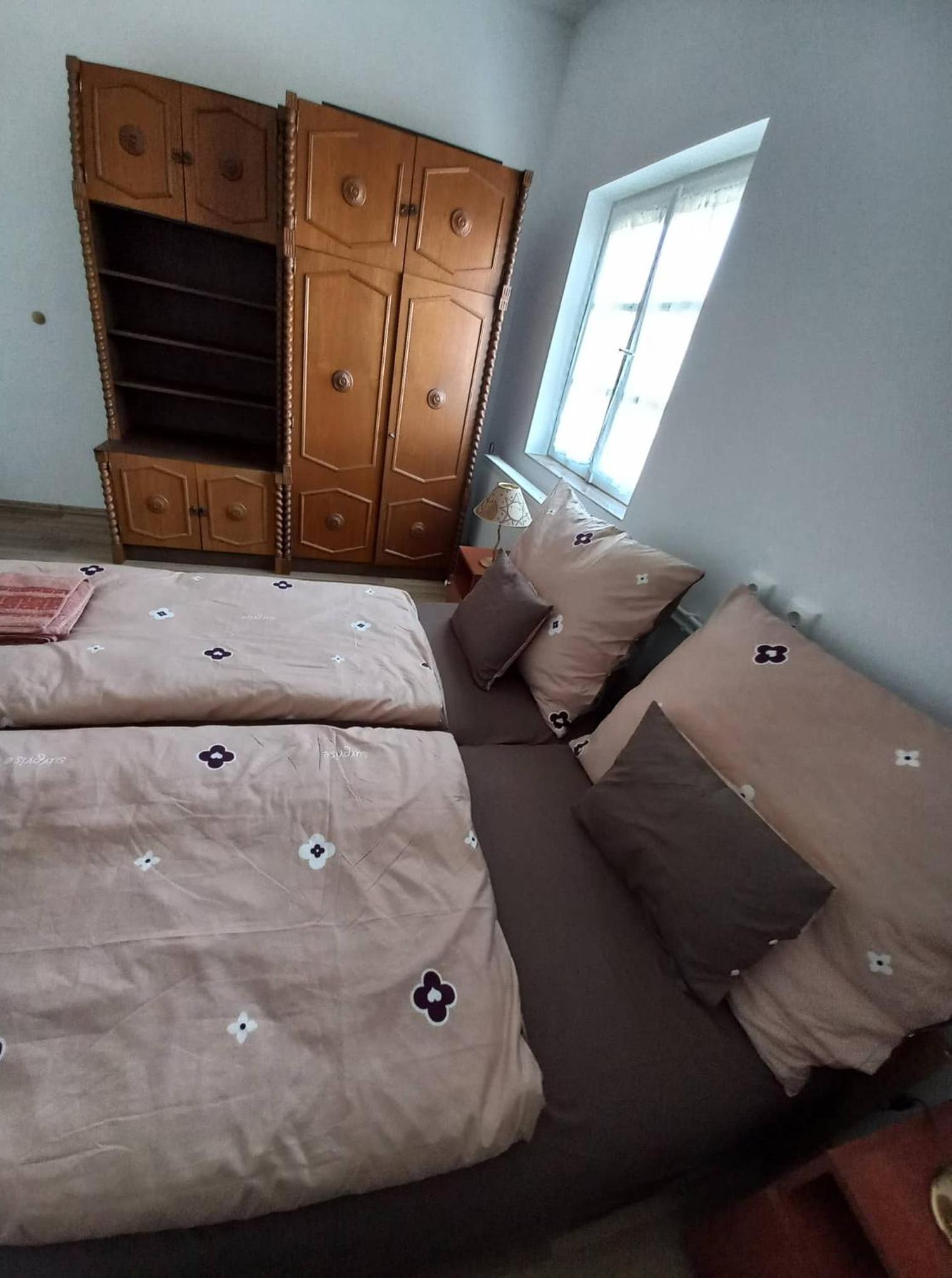 Twin Room With Bathroom photo 2