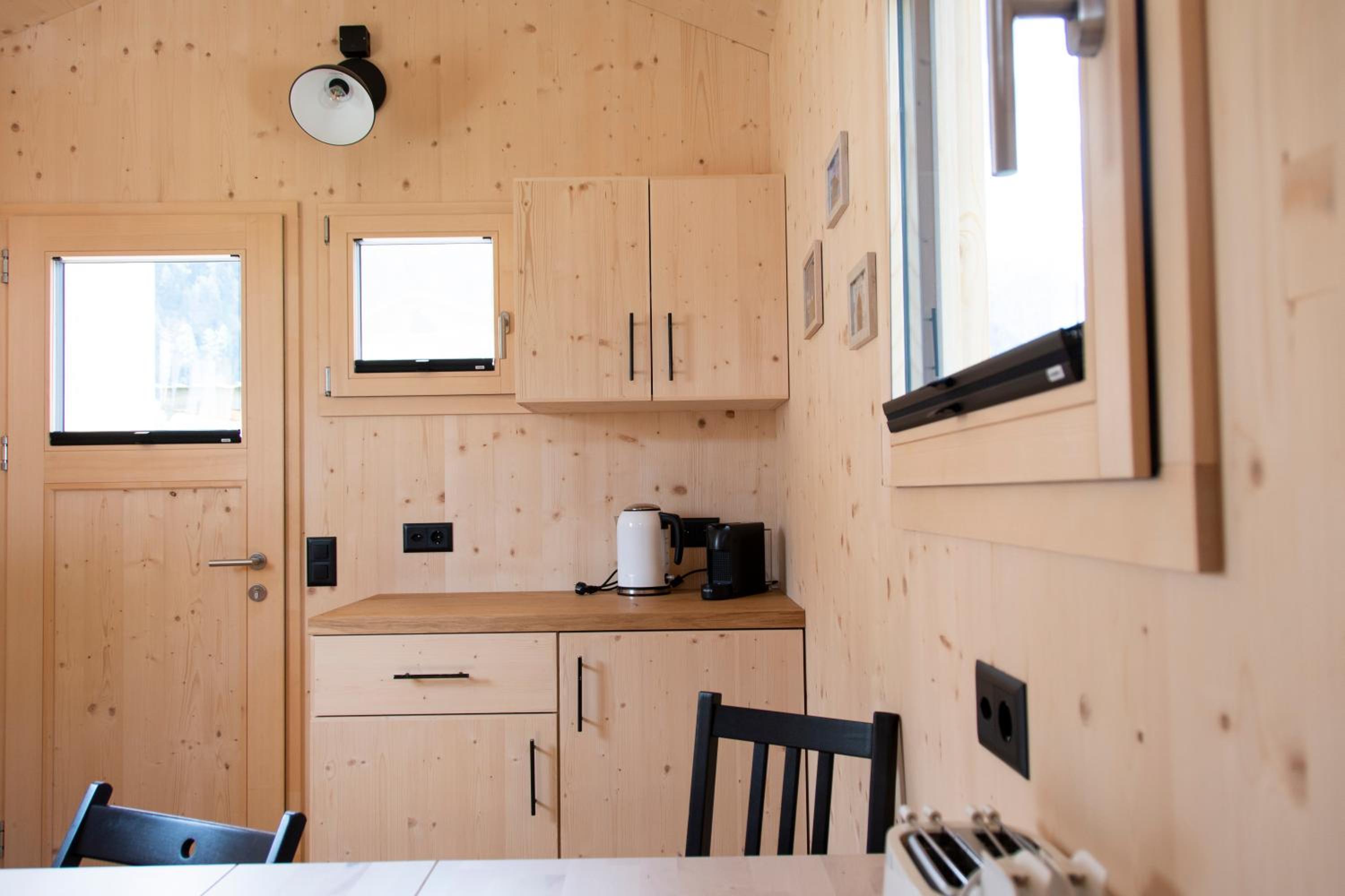 Mobile Home photo 3