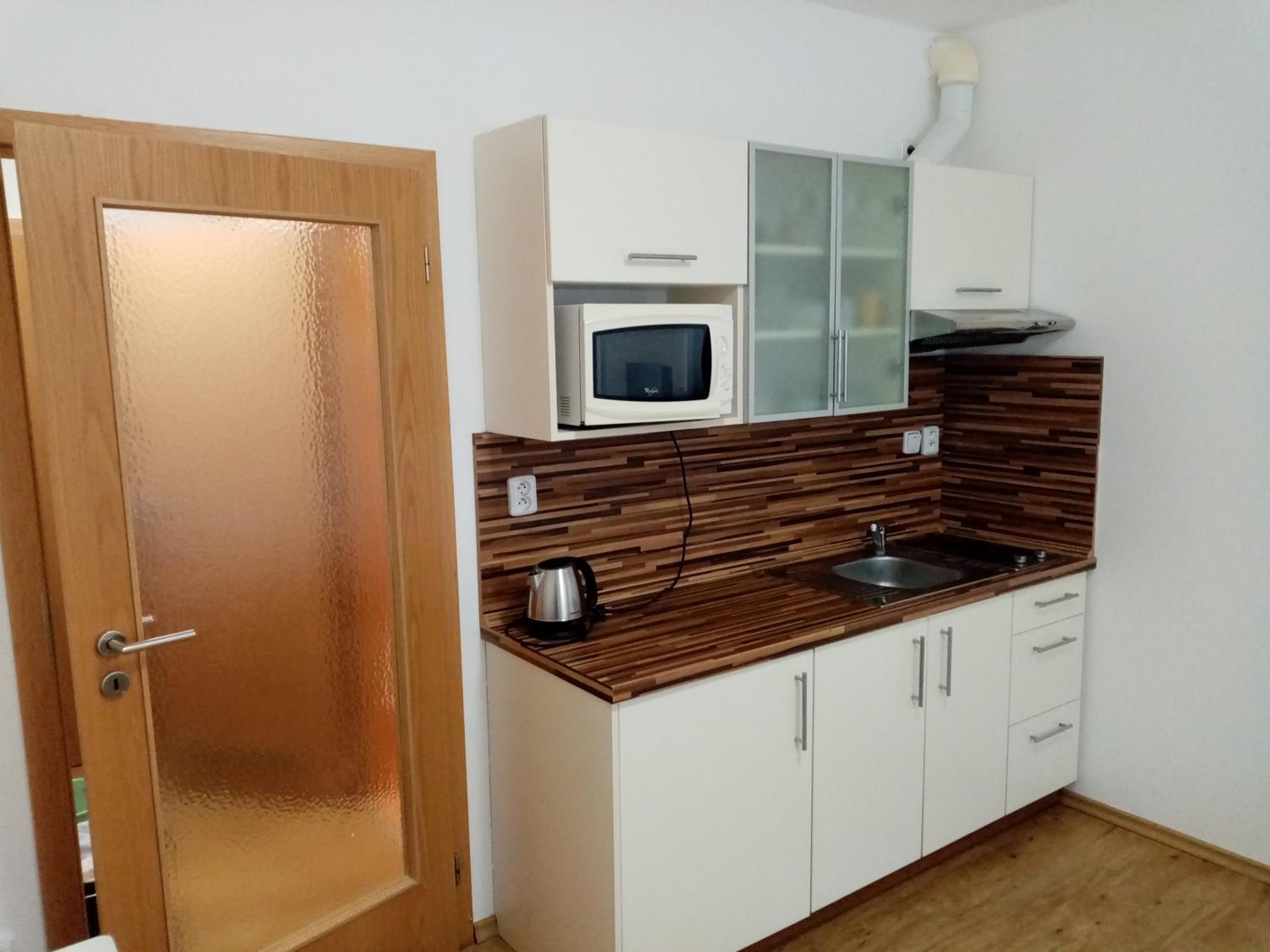 One-Bedroom Apartment - Photo 6