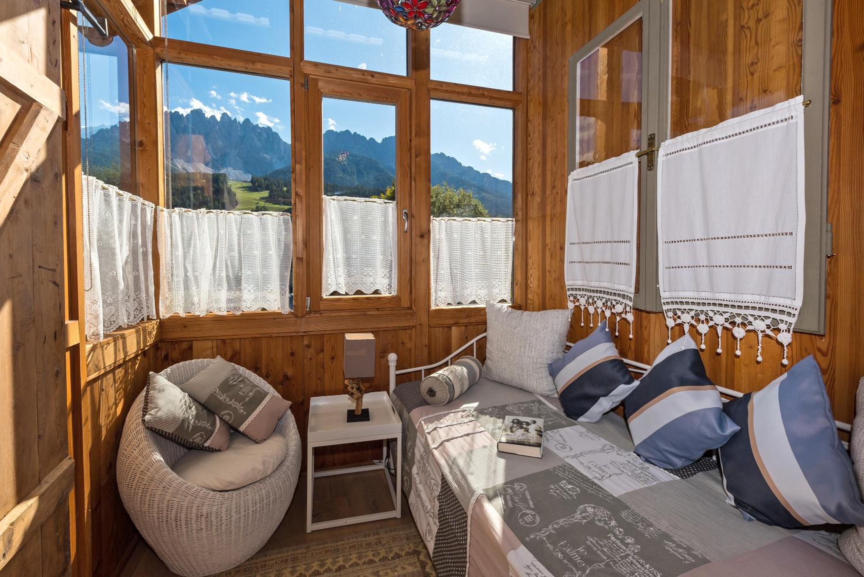 Junior Suite with Mountain View photo 2