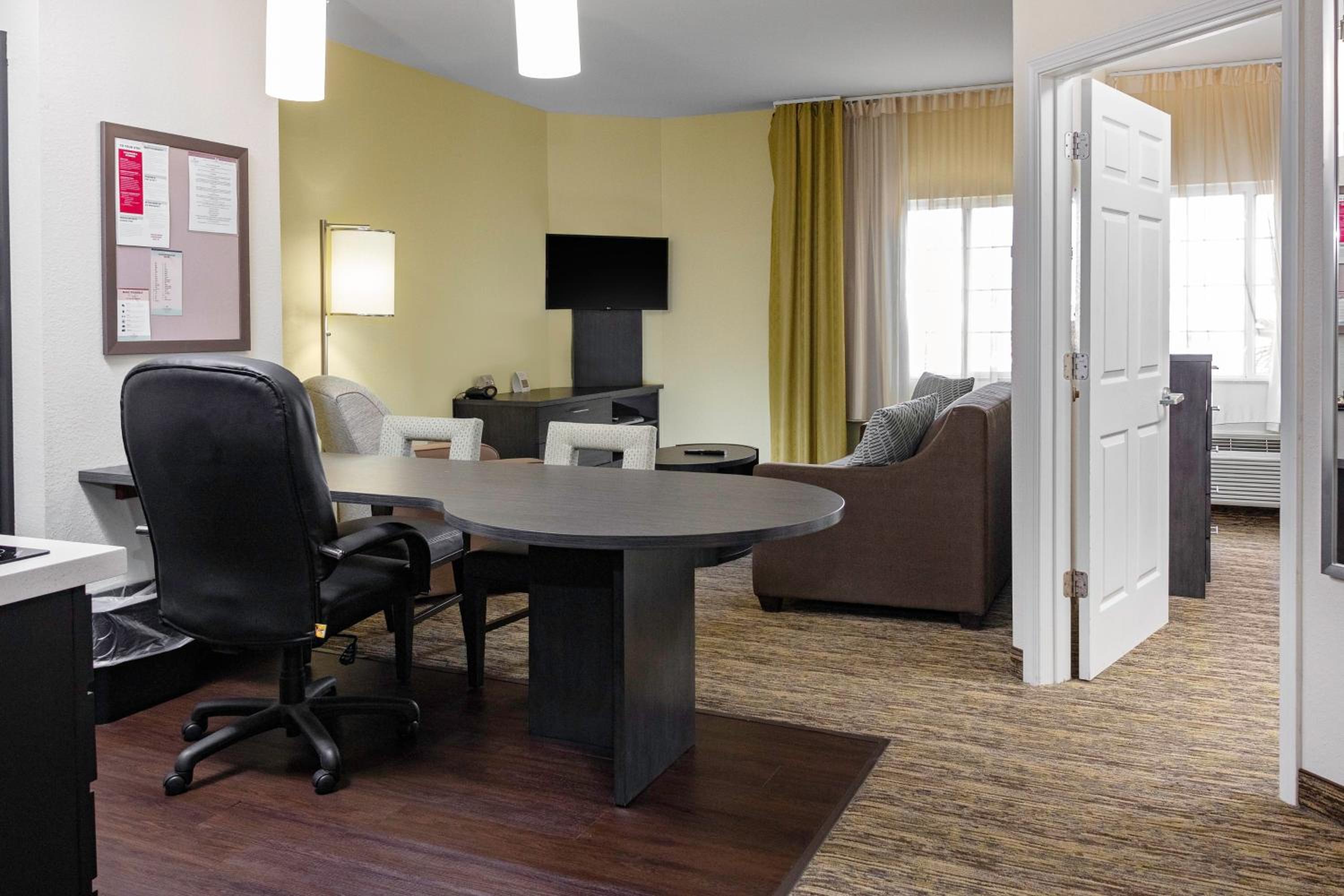 One-Bedroom Suite with Sofa Bed photo 1
