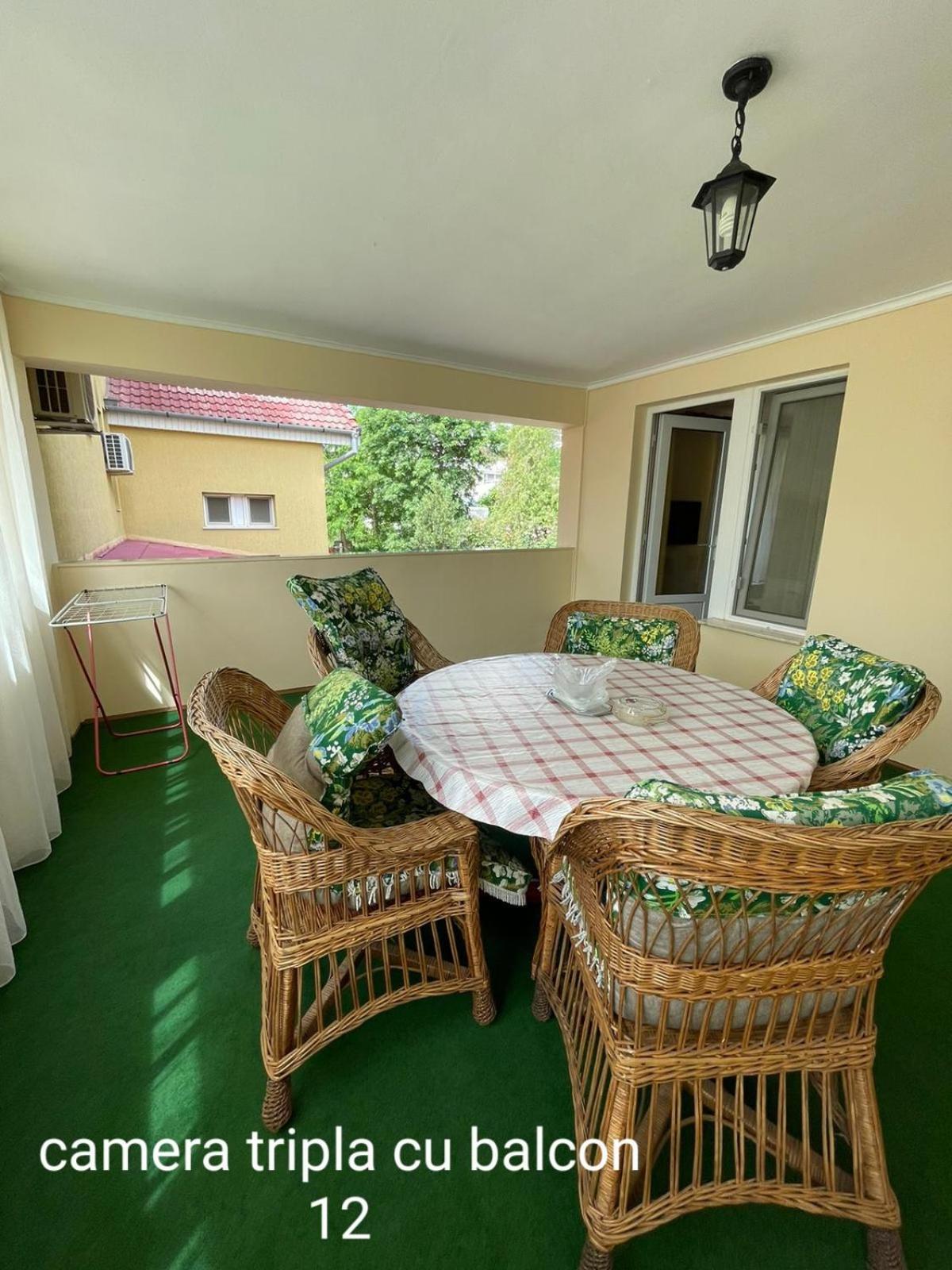Triple Room with Balcony - Photo 6