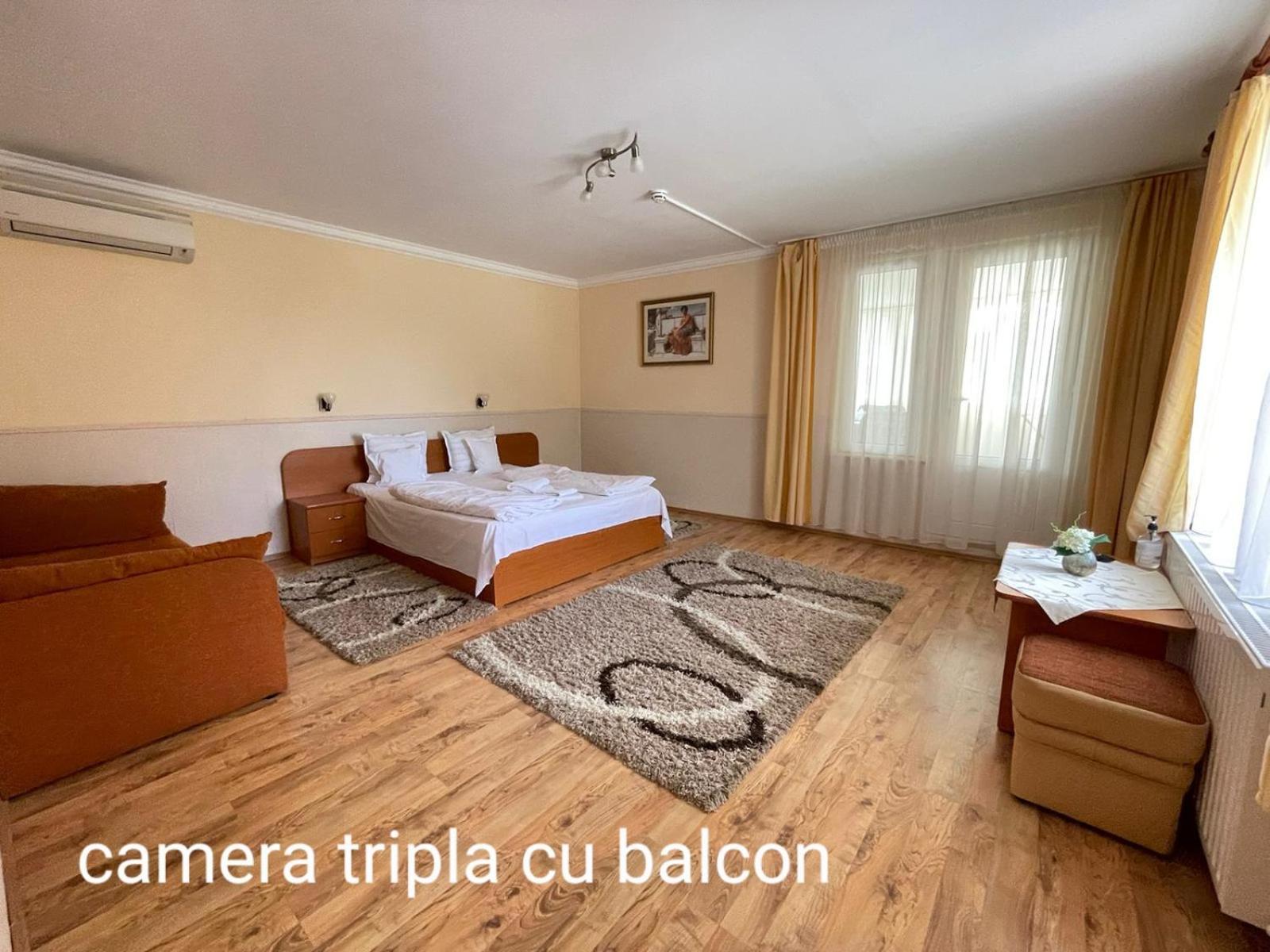 Triple Room with Balcony - Photo 3