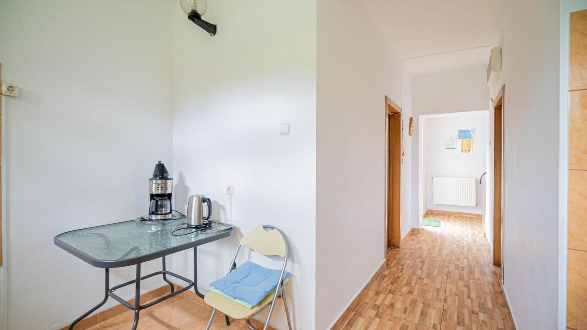 Double Room - Photo 7