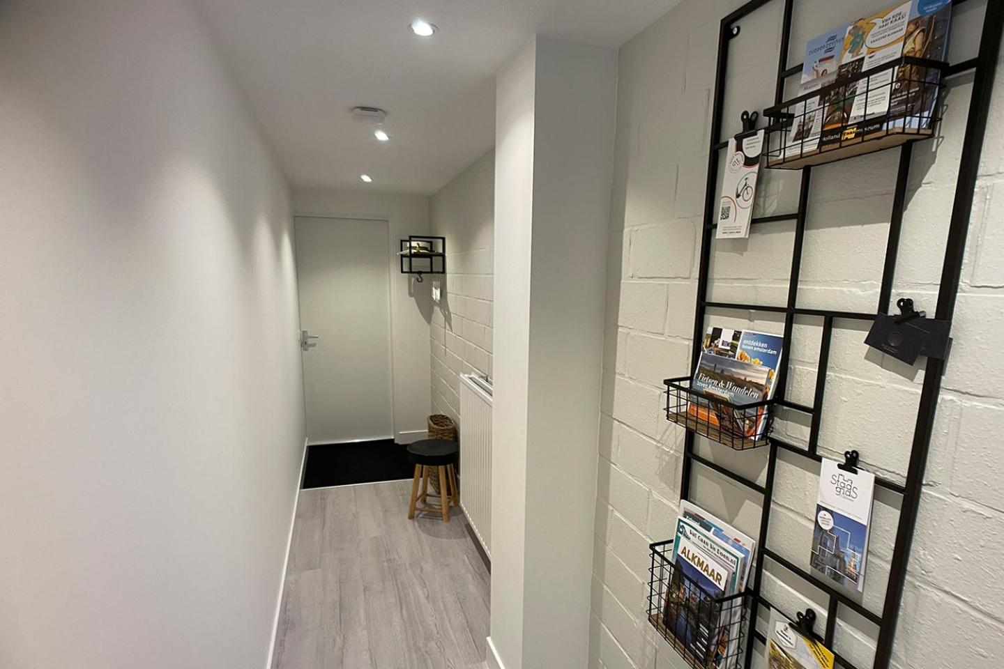 One-Bedroom Apartment photo 3