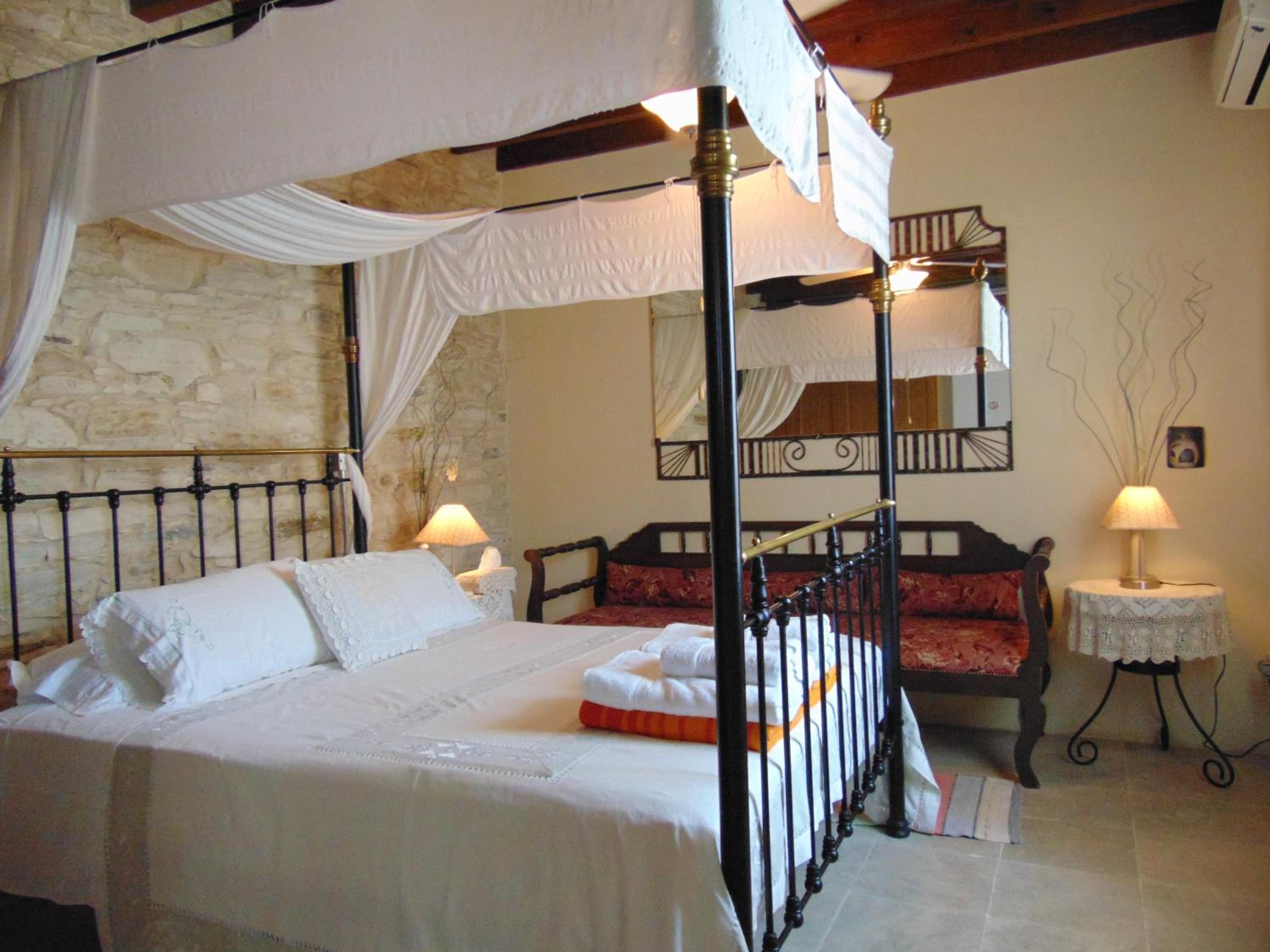 Superior One-Bedroom Apartment