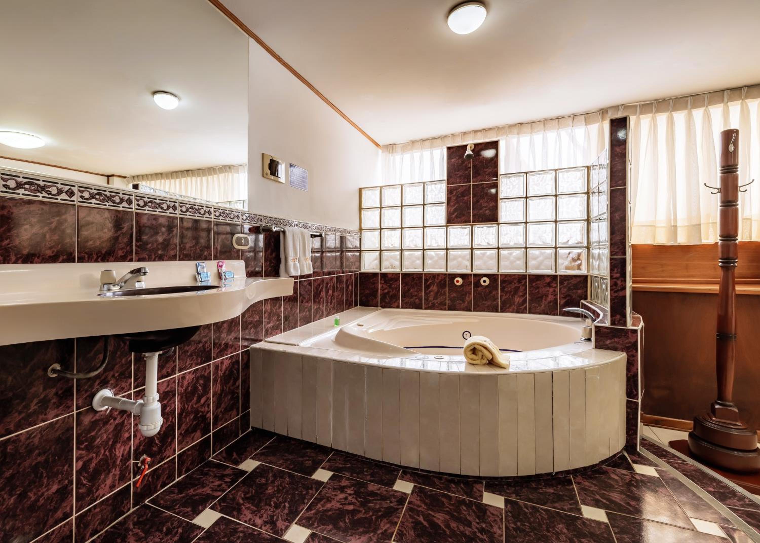 Deluxe Suite photo 3