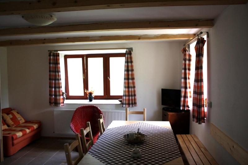 Three-Bedroom House photo 3