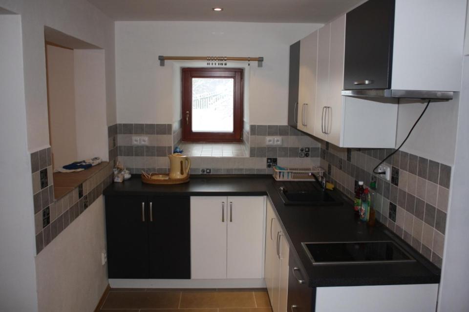 Three-Bedroom House photo 2