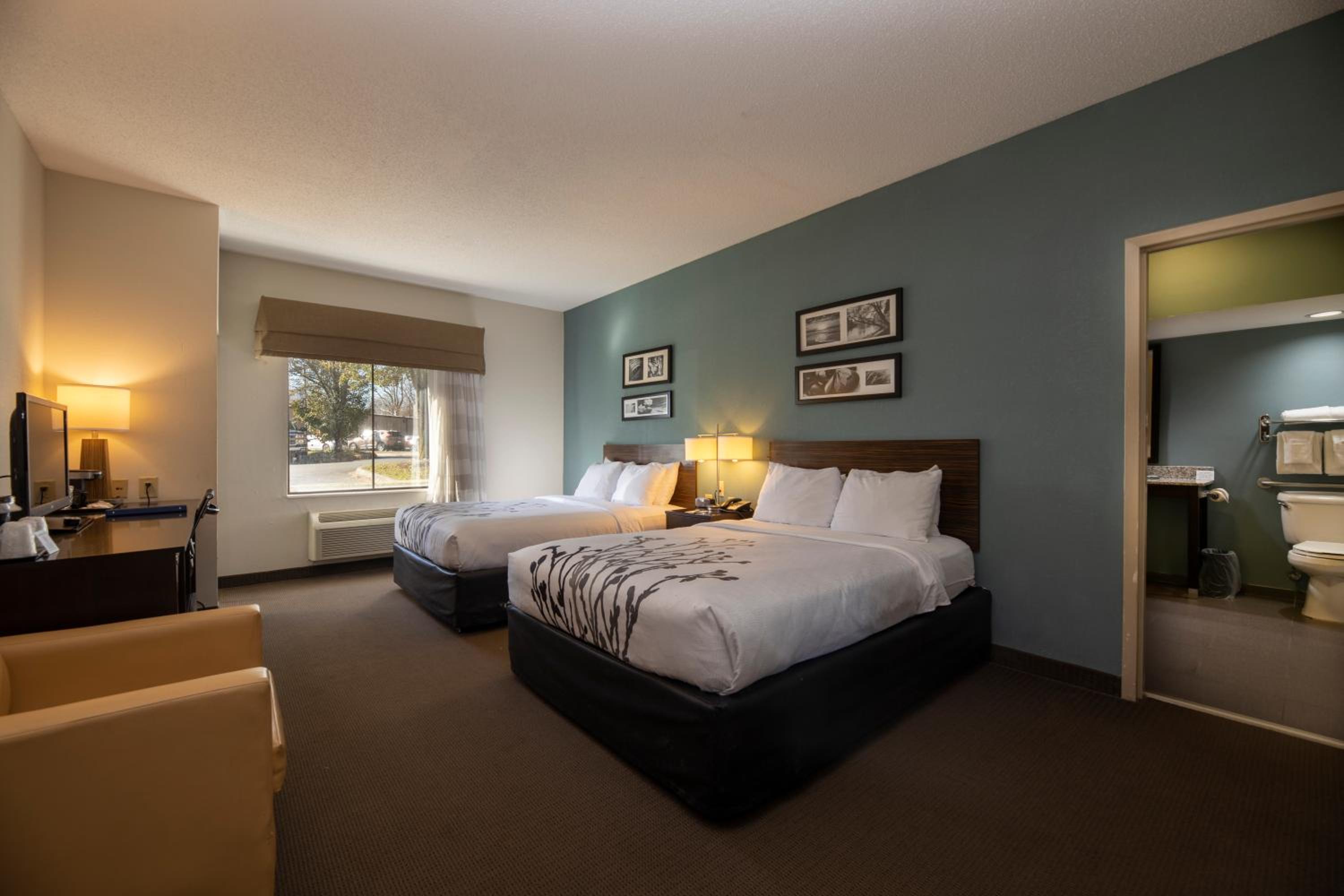 Queen Room with Two Queen Beds - Accessible/Non-Smoking  - Photo 1