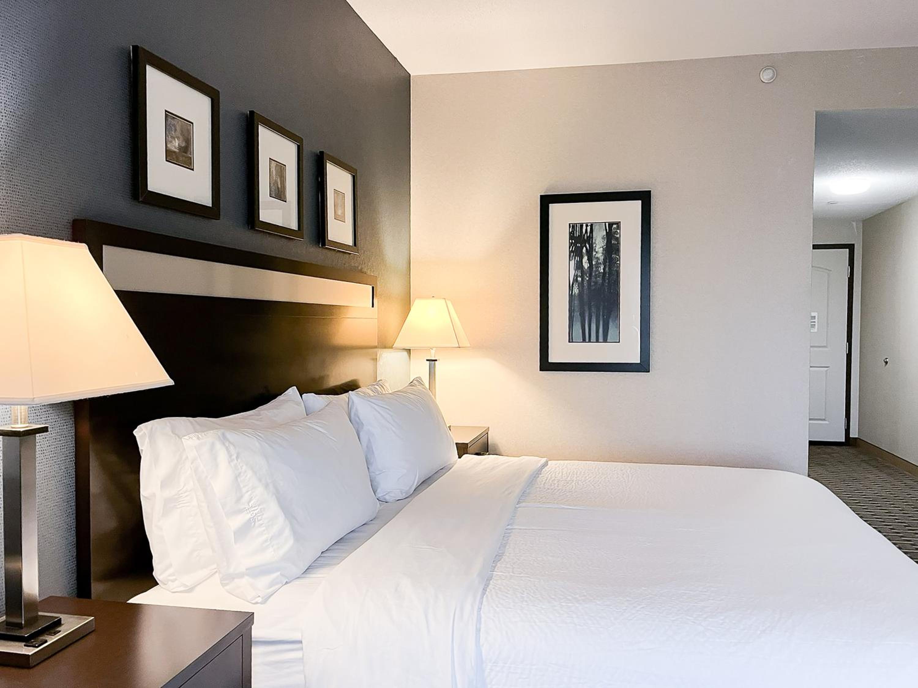 Standard King Room photo 1
