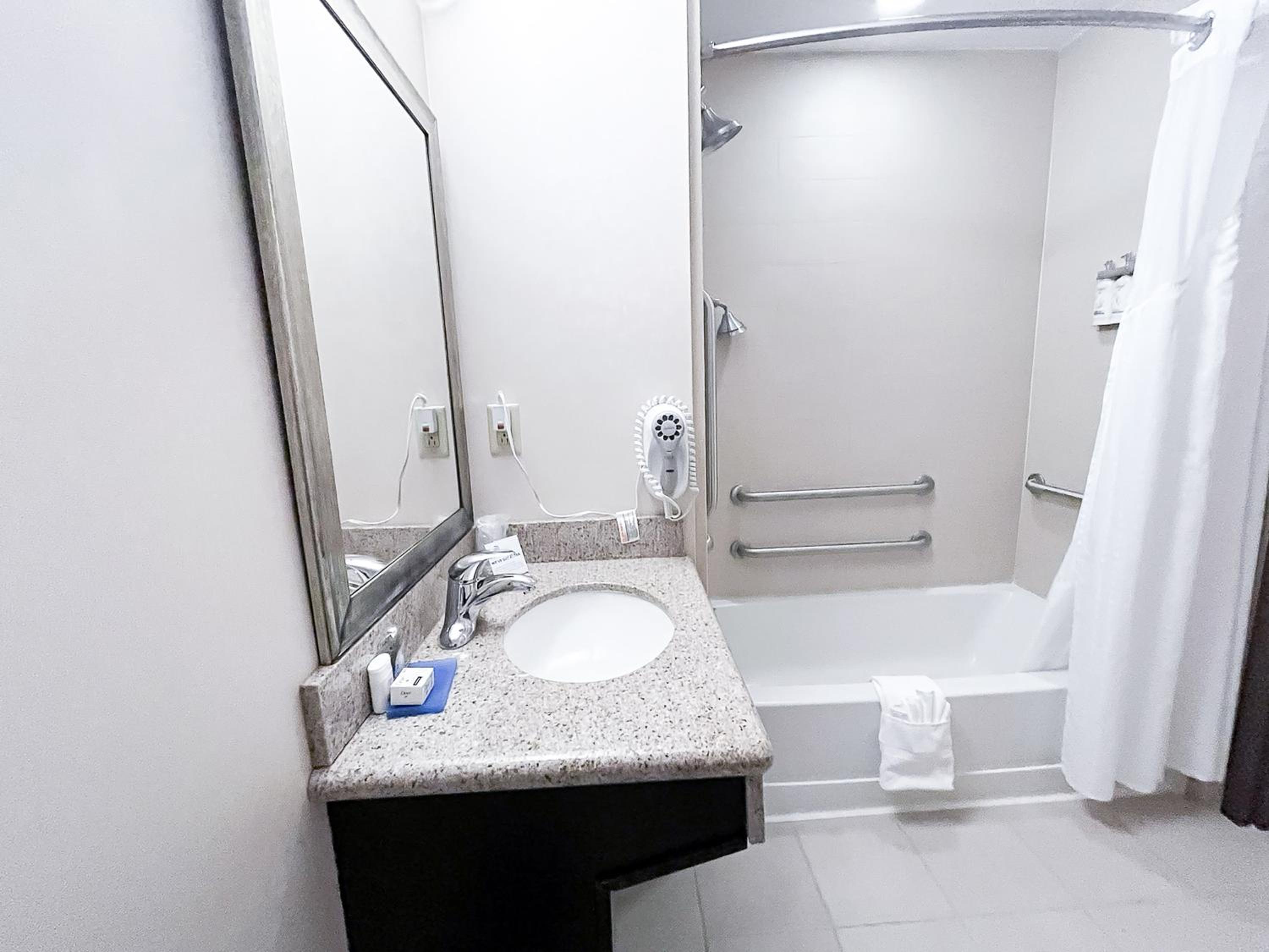 Suite - Only Hearing Accessible photo 1