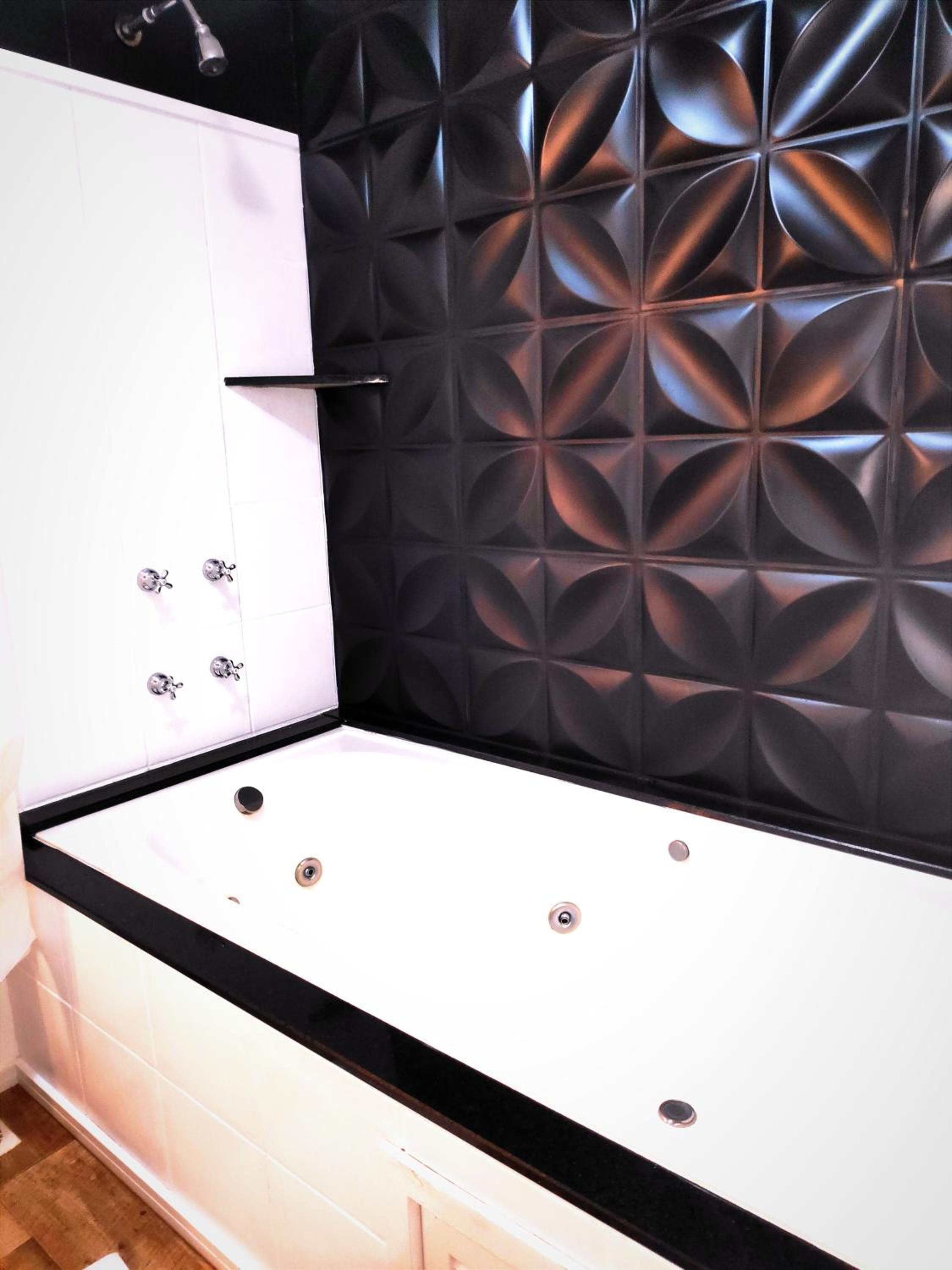 Double Room with Hot Tub - Photo 11