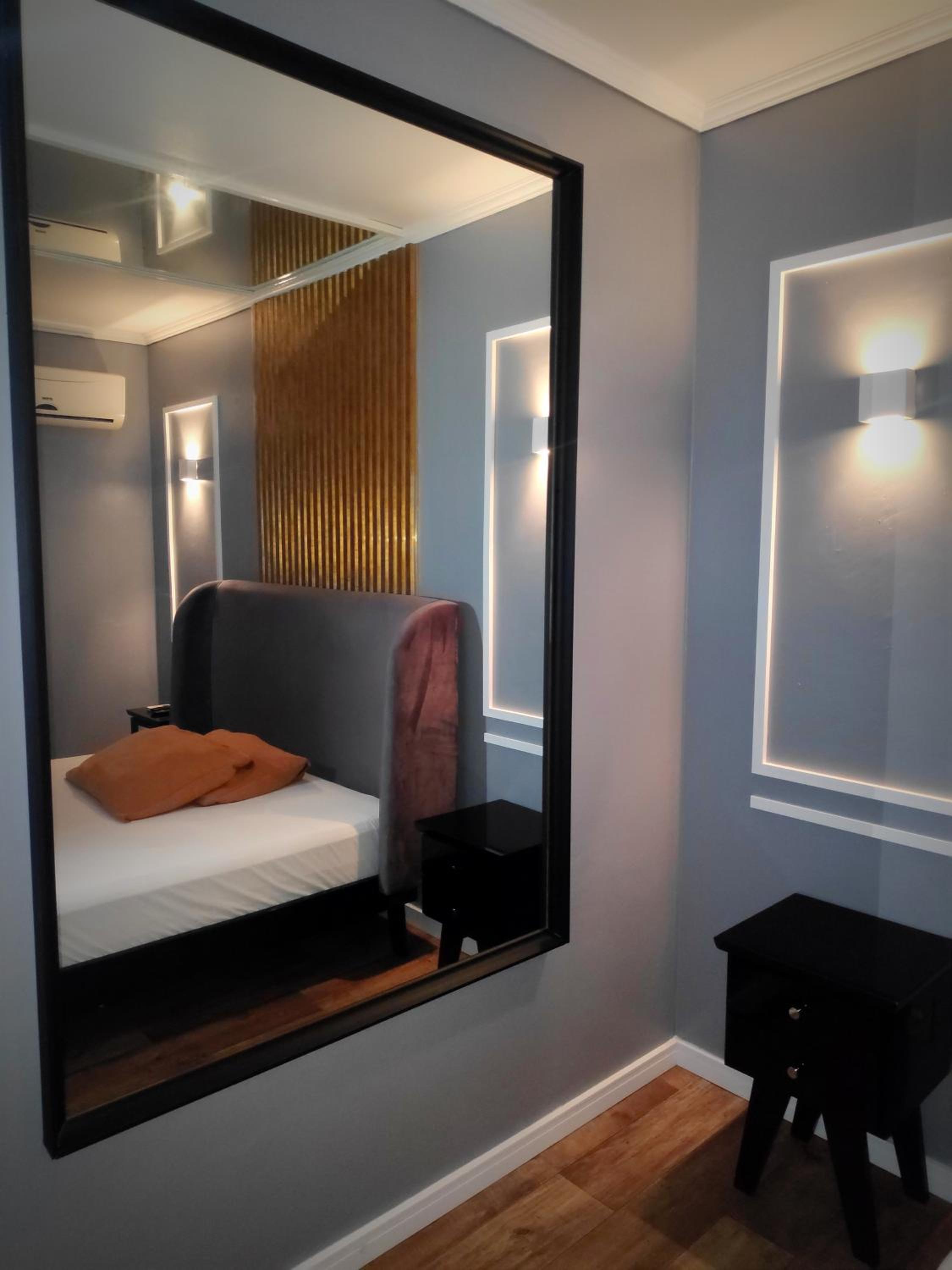 Double Room with Hot Tub - Photo 7