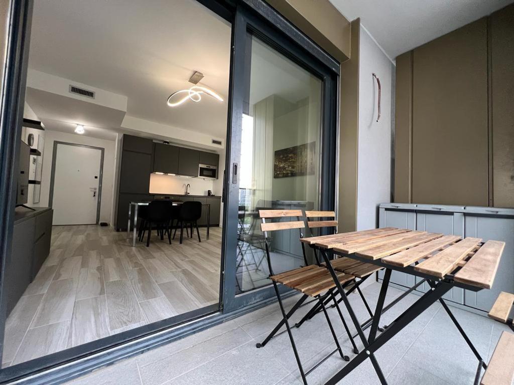 Apartment with Balcony photo 3