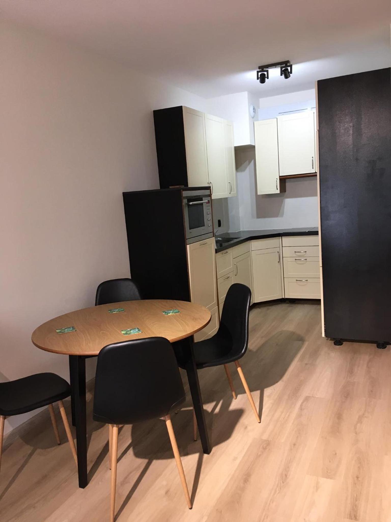 One-Bedroom Apartment - Photo 7