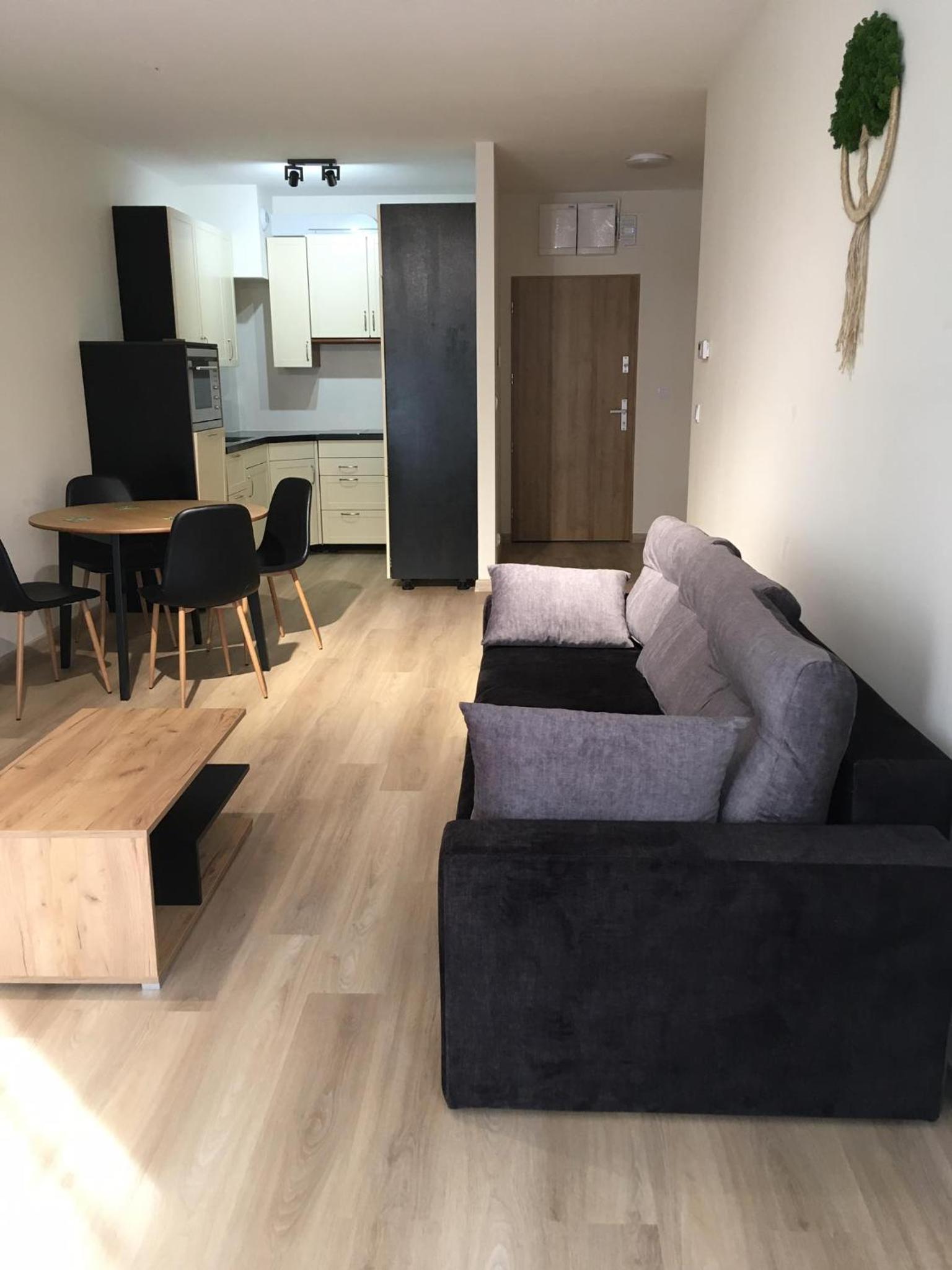One-Bedroom Apartment - Photo 8