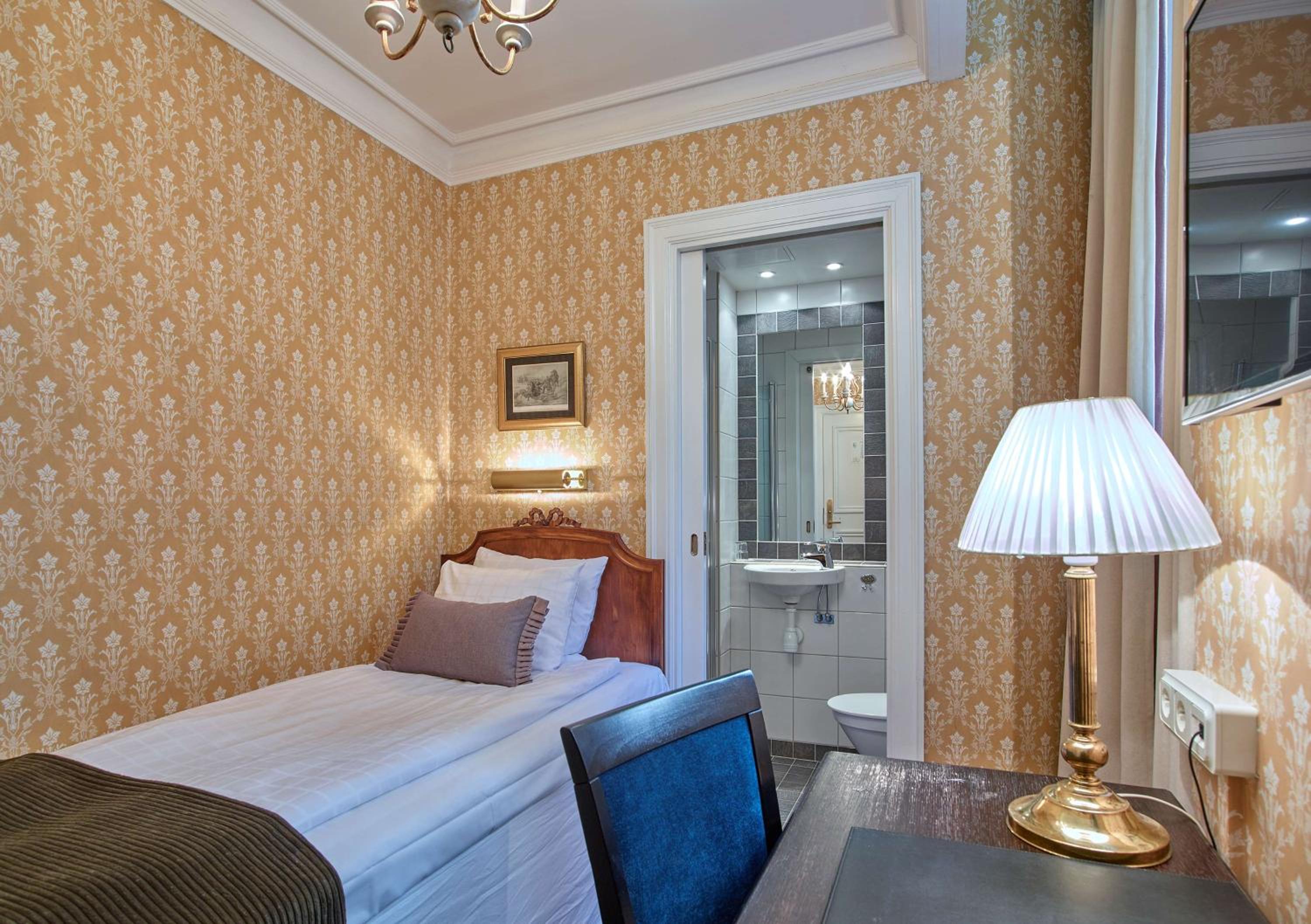 Standard Single Room thumbnail 5