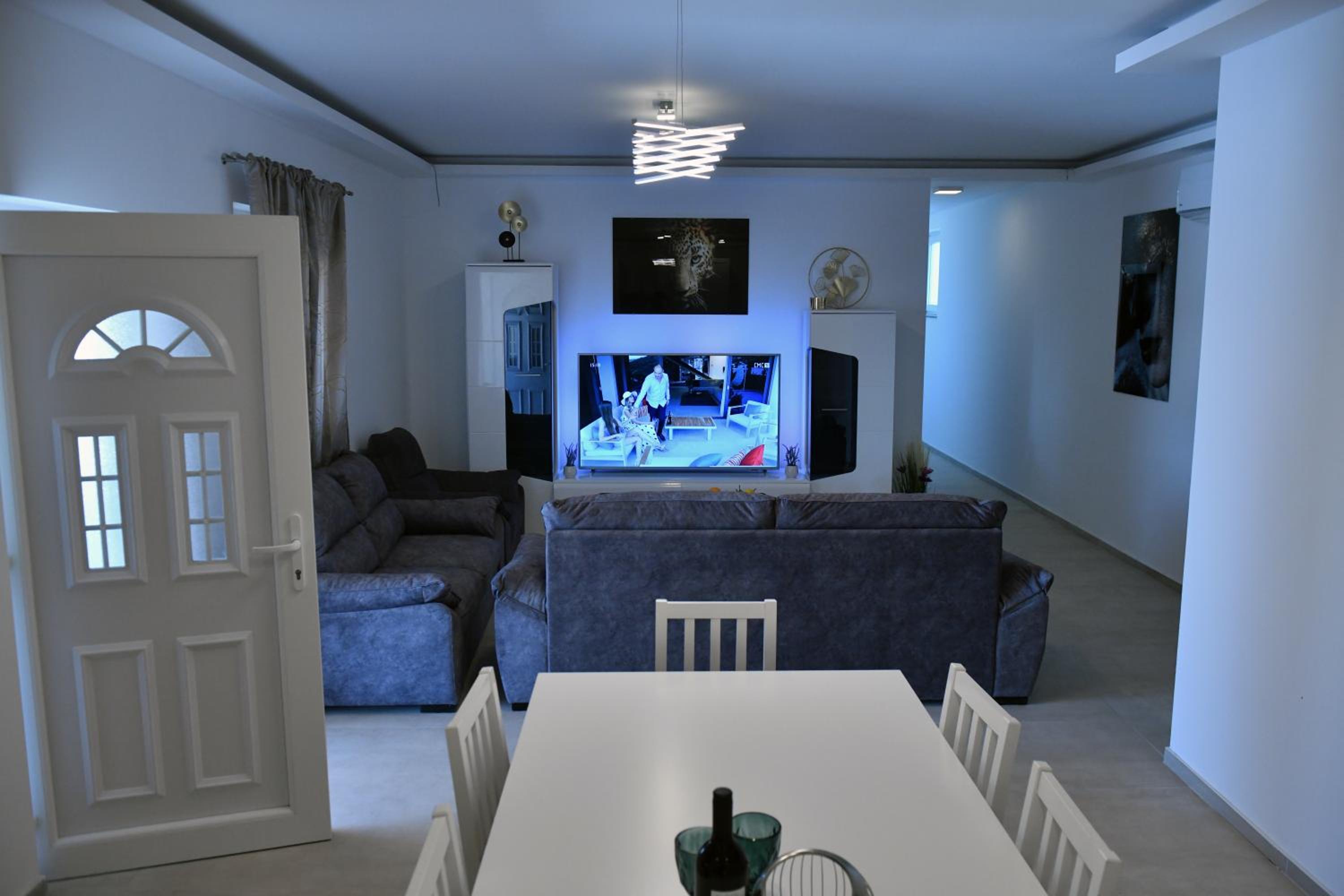 Villa photo 1