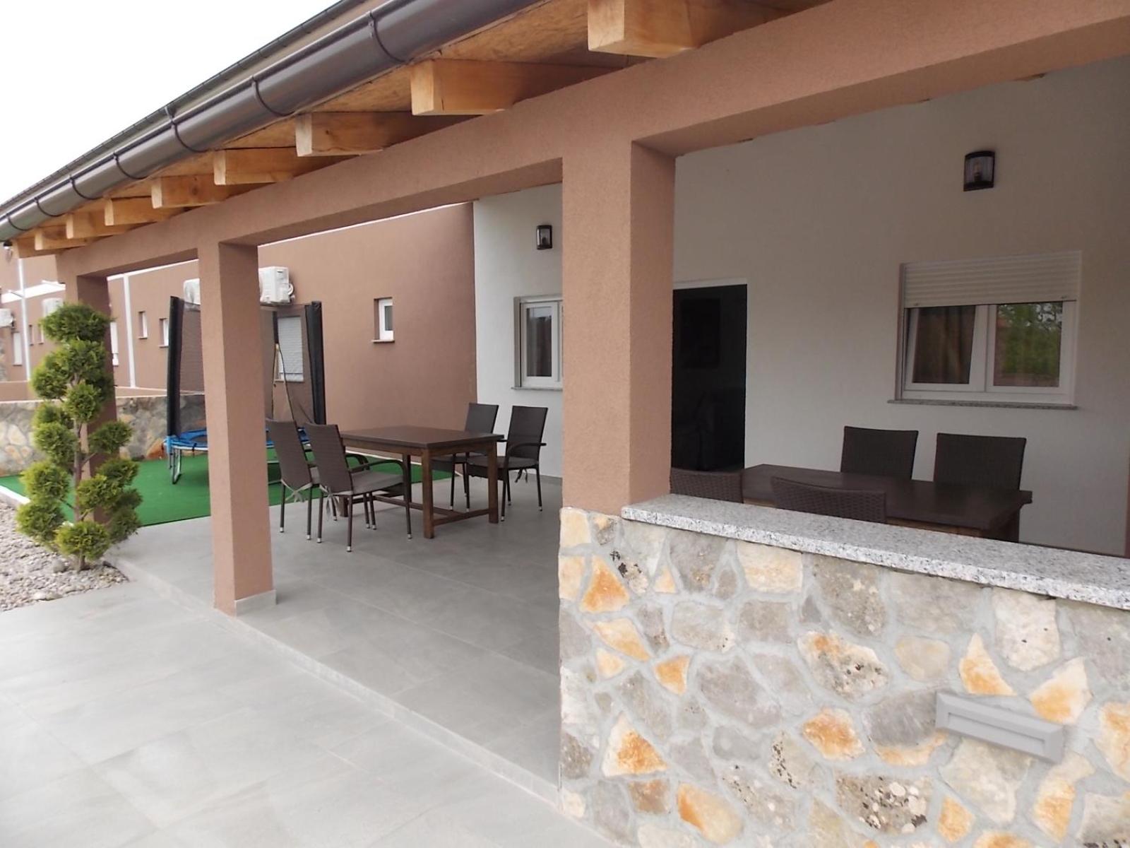 Villa photo 3